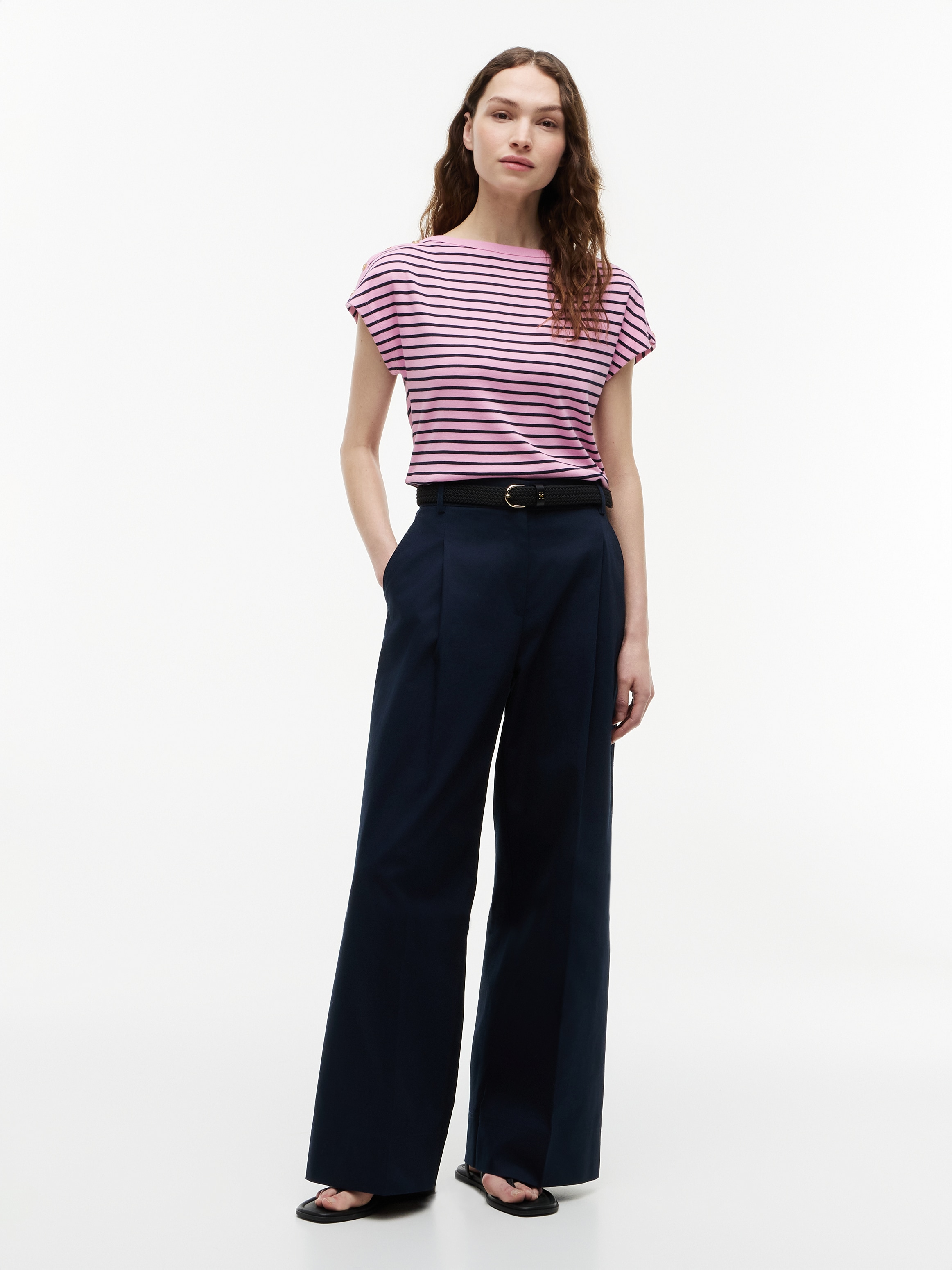 Tommy Hilfiger T-shirt à manches courtes »GOLD BTN CAP-SLV BOAT-NK TEE« coton, avec boutons dorés