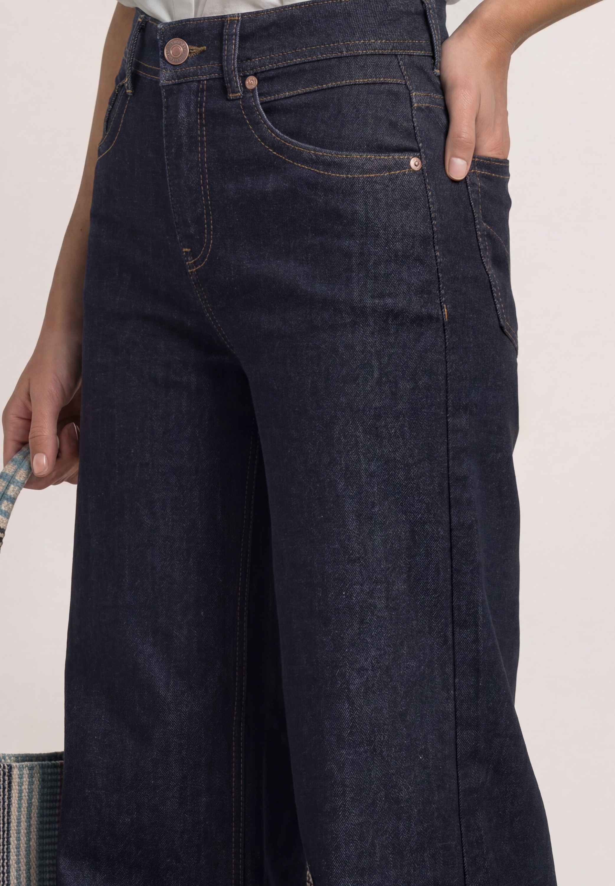 STREET ONE Loose-fit-Jeans »Style Emee« mit Stretch / in Rinsed-Optik