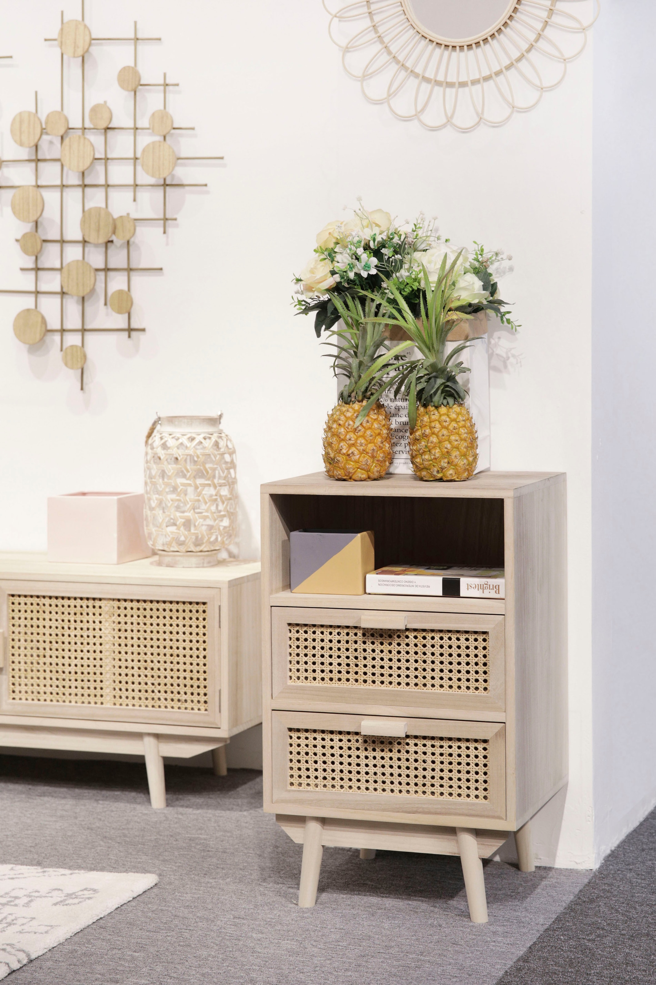 Salesfever, SalesFever Kommode »Vejle Design-Sideboard für Stauraum« Charmante Schubladenfronten aus stilvollem Rattangeflecht, natur, Furnier, 