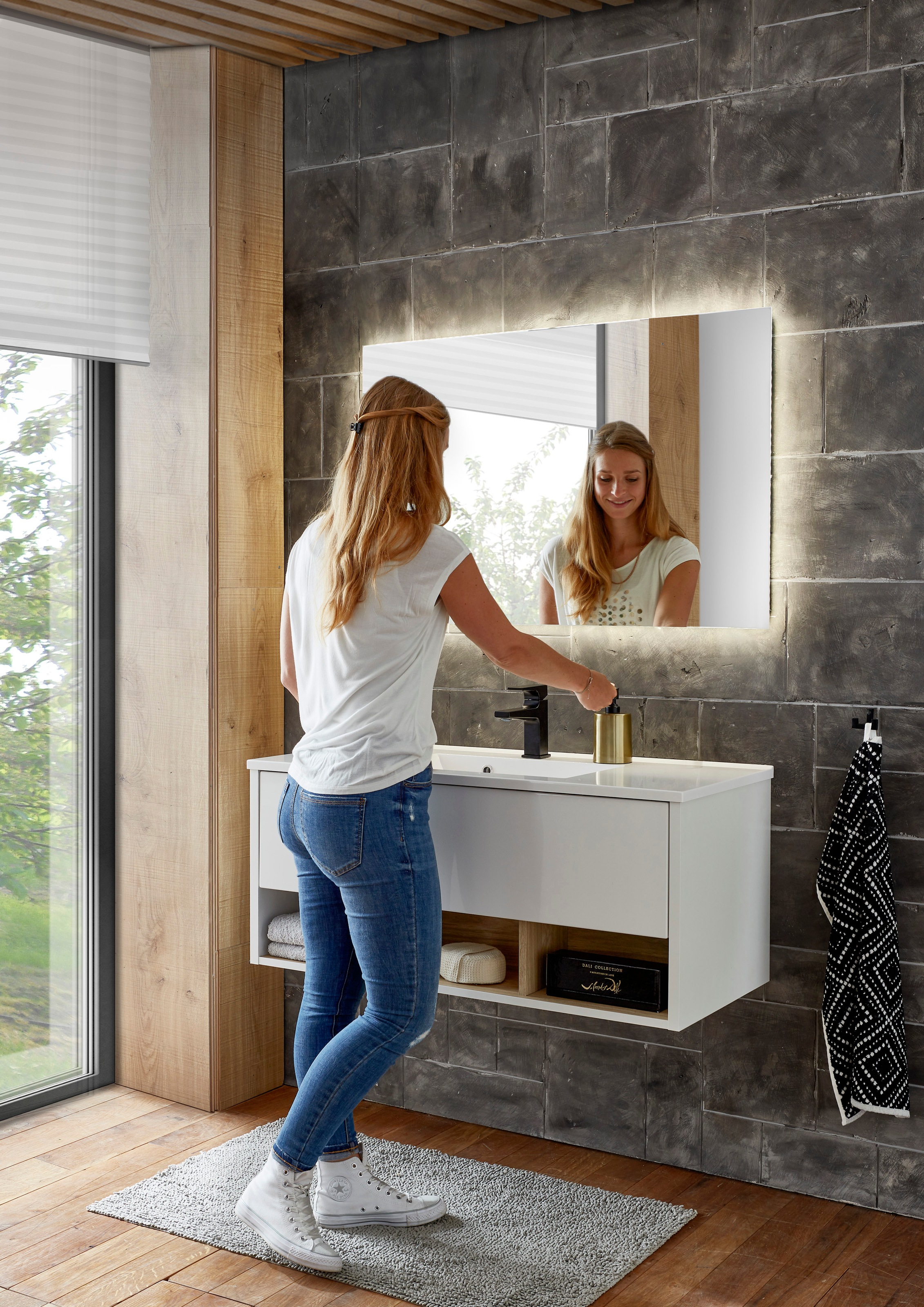 PLACES OF STYLE Badmöbel-Set »Studio Line, Bad im modernen Design, 2-teiliges Badezimmer« in 2 Farben und 2 Spiegelformen lieferbar, 2 Stk. tlg.