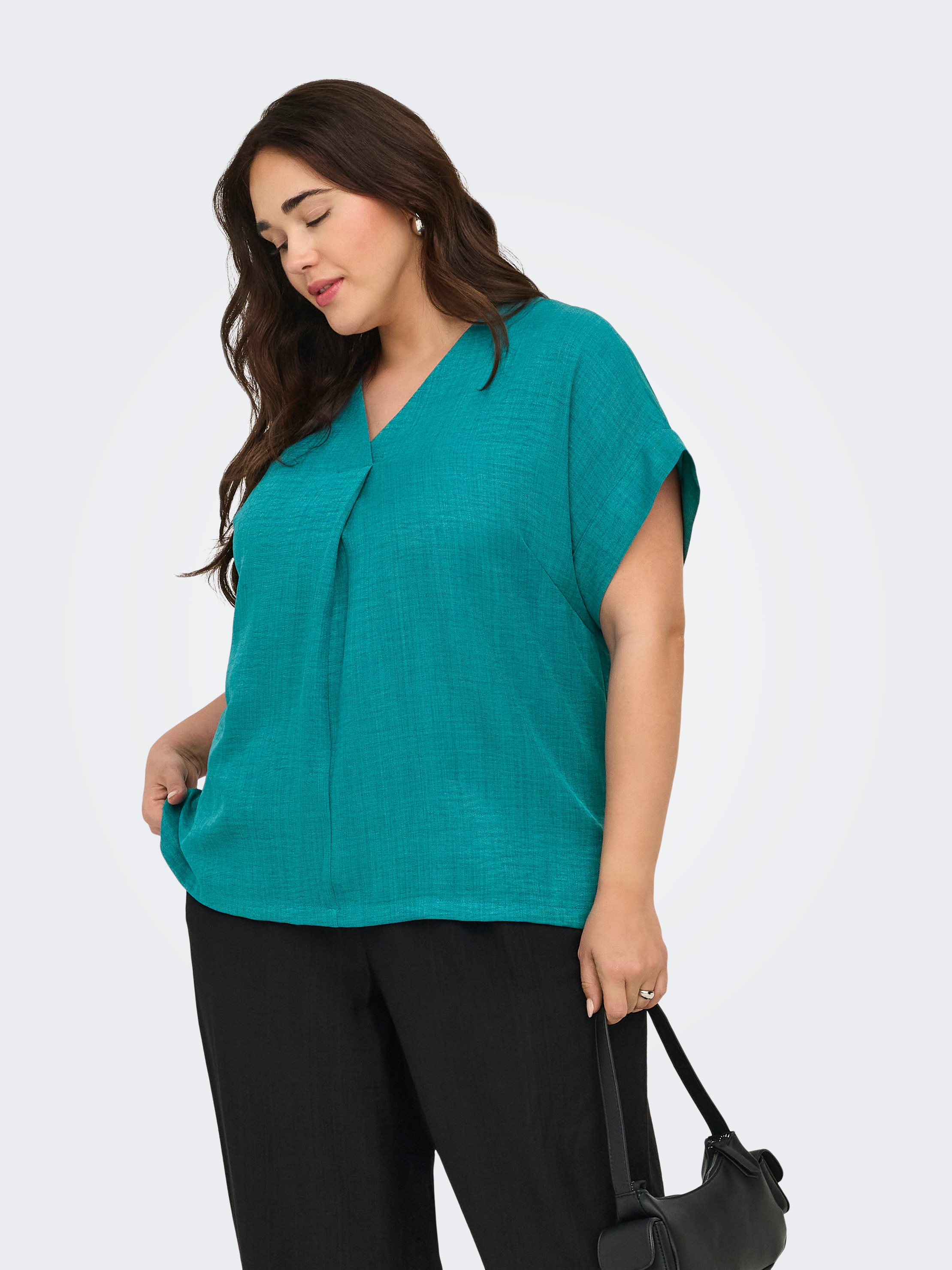Image of ONLY CARMAKOMA Kurzarmbluse "CARBAY S/S V-NECK TOP WVN" Kunstfaser, regular fit