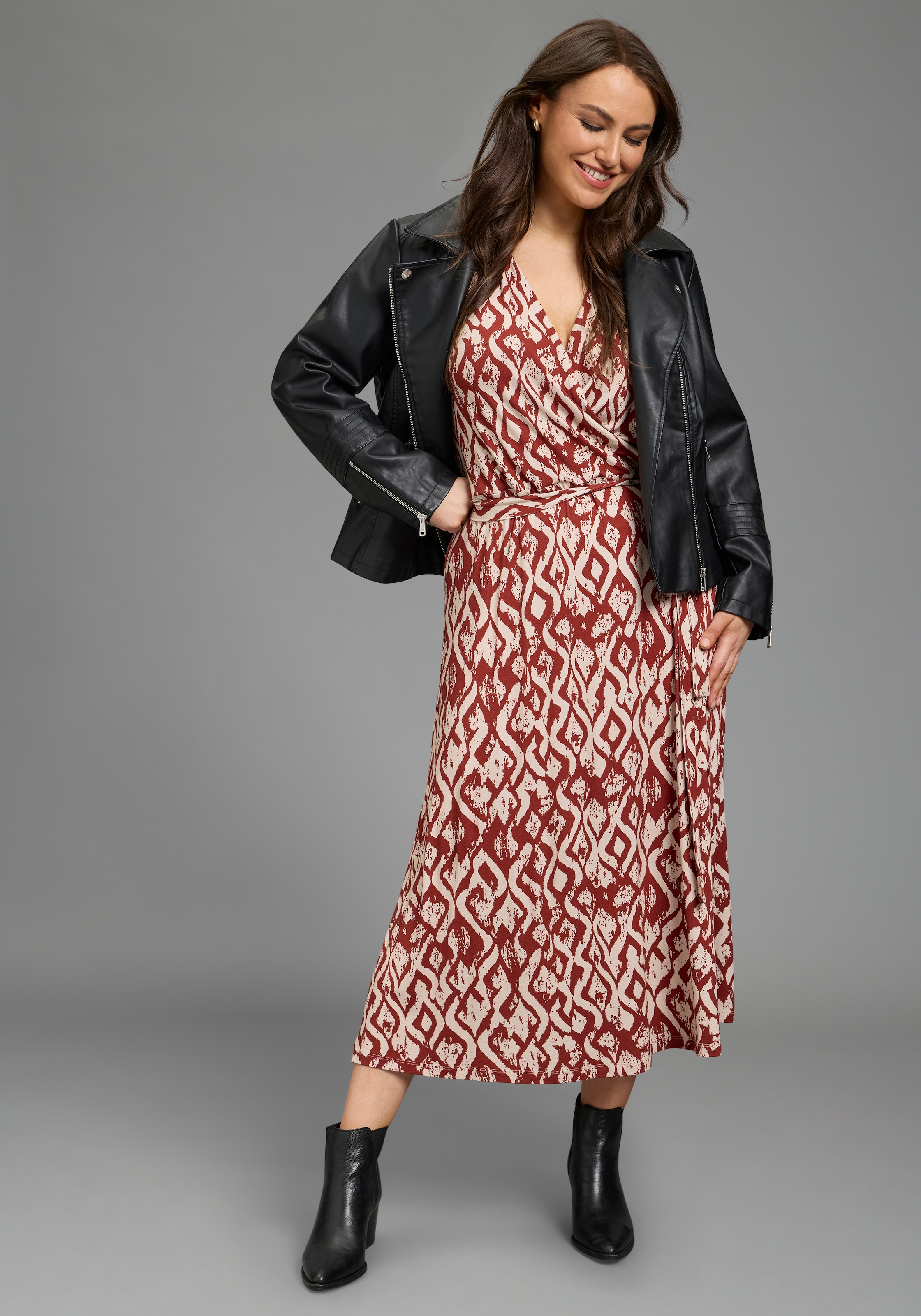 Laura Scott CURVE Robe en jersey wadenlanger Schnitt, aus weichem Jersey, elastische Viskosemischung