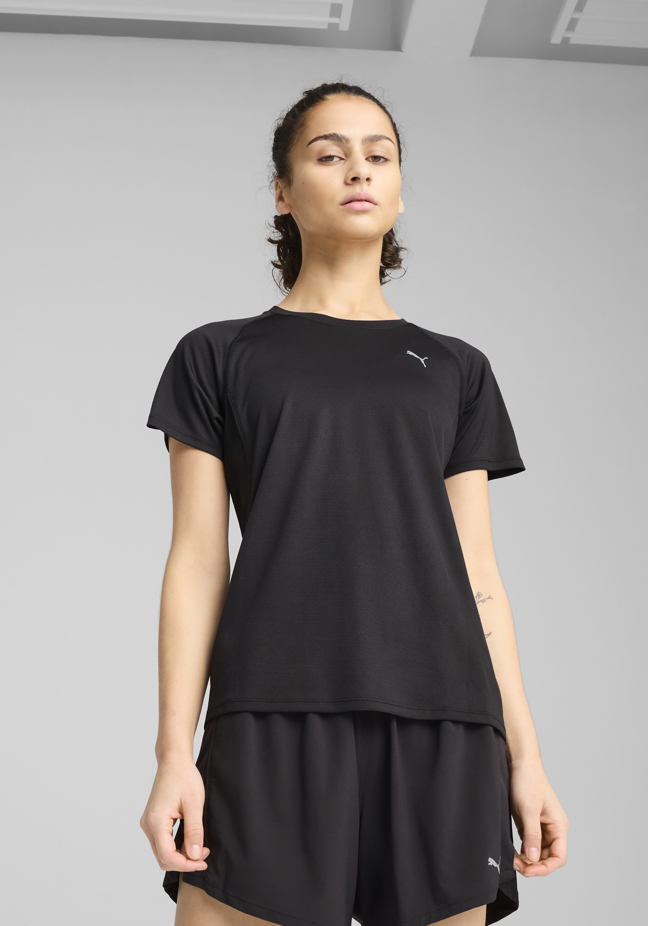 Image of PUMA Laufshirt "W RUN VELOCITY TEE (POLY)" ergonomische Schnittführung, kurze Ärmel, sportliches T-Shirt