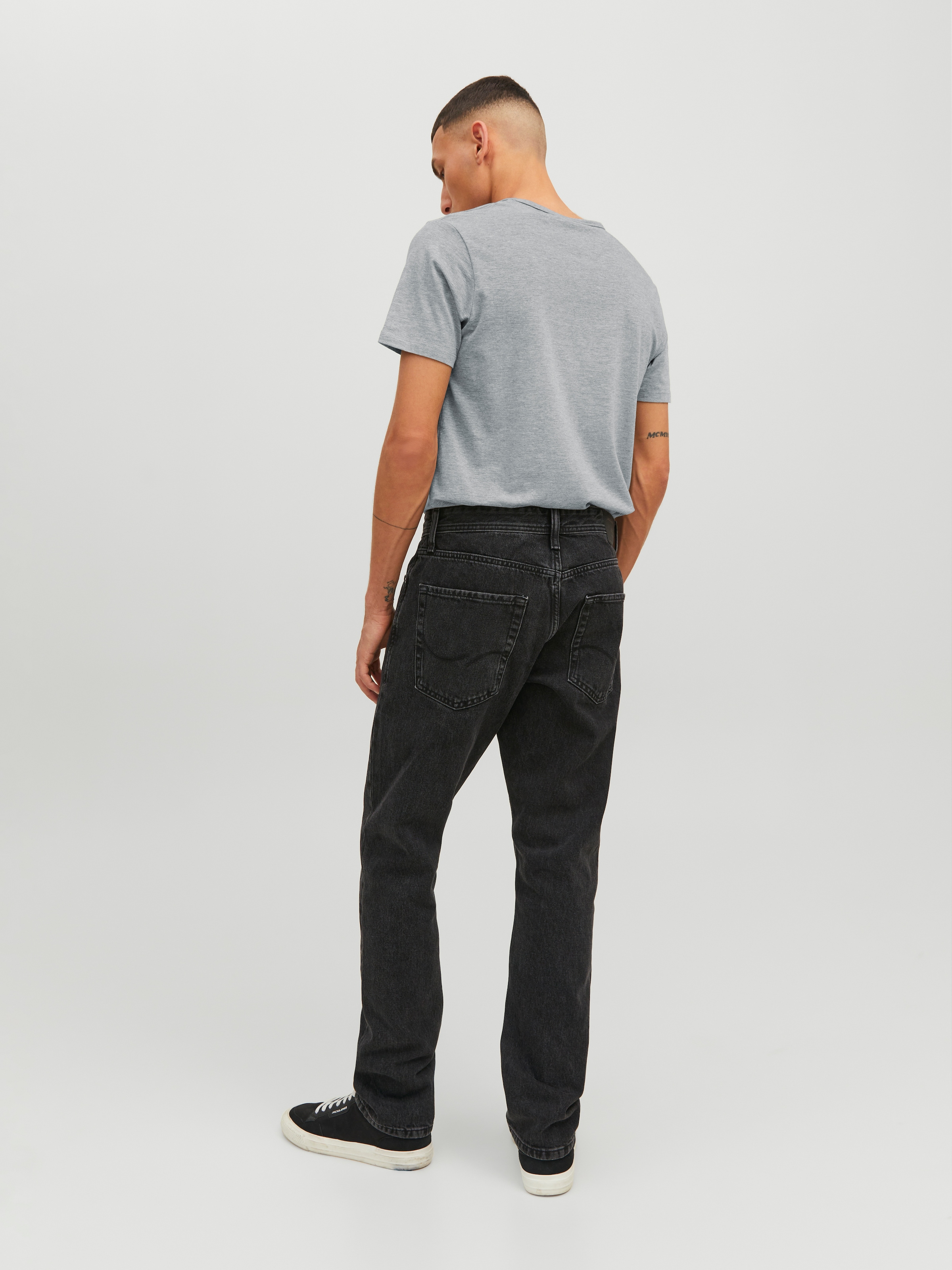 Jack & Jones T-Shirt »JJEBASIC mit schmaler Passform für jeden Tag« unifarben, modisch, schmal, Baumwollmischung, Rundhals