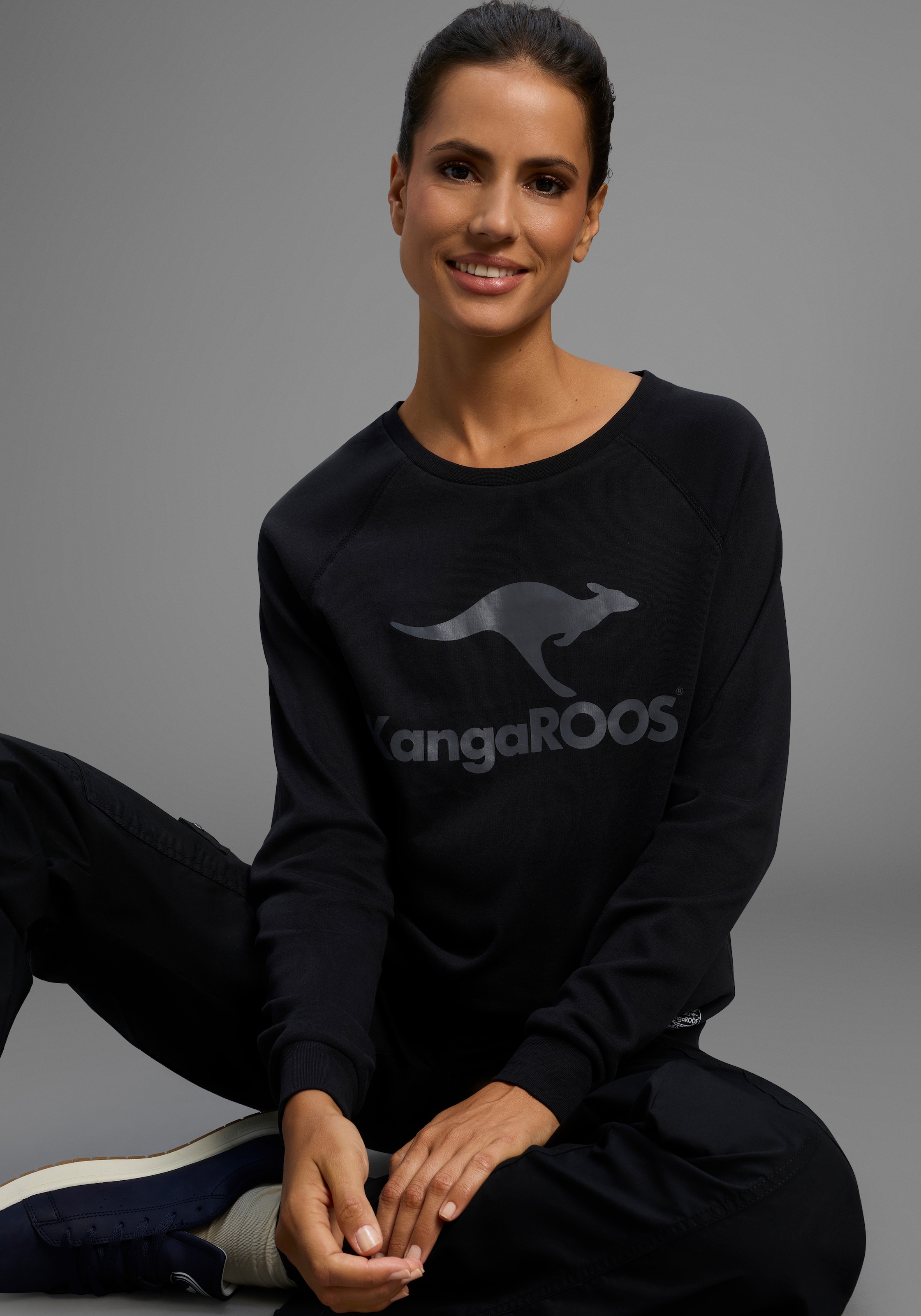 Image of KangaROOS Sweatshirt, Langarm, figurumspielender Schnitt, mit Print, Rundhalsausschnitt