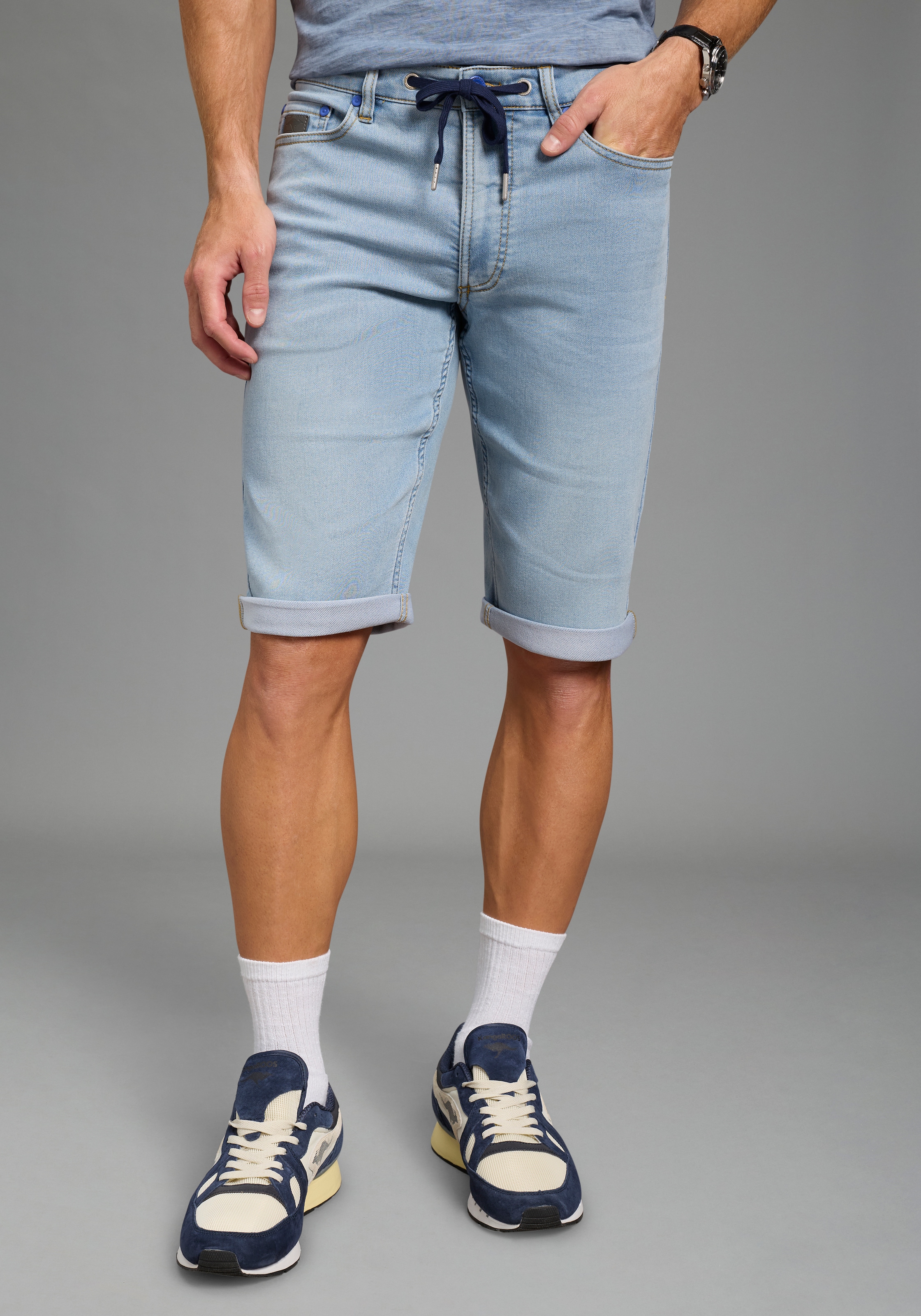 KangaROOS Bermuda en jean jogging Regular Fit, gerade geschnittenes Bein