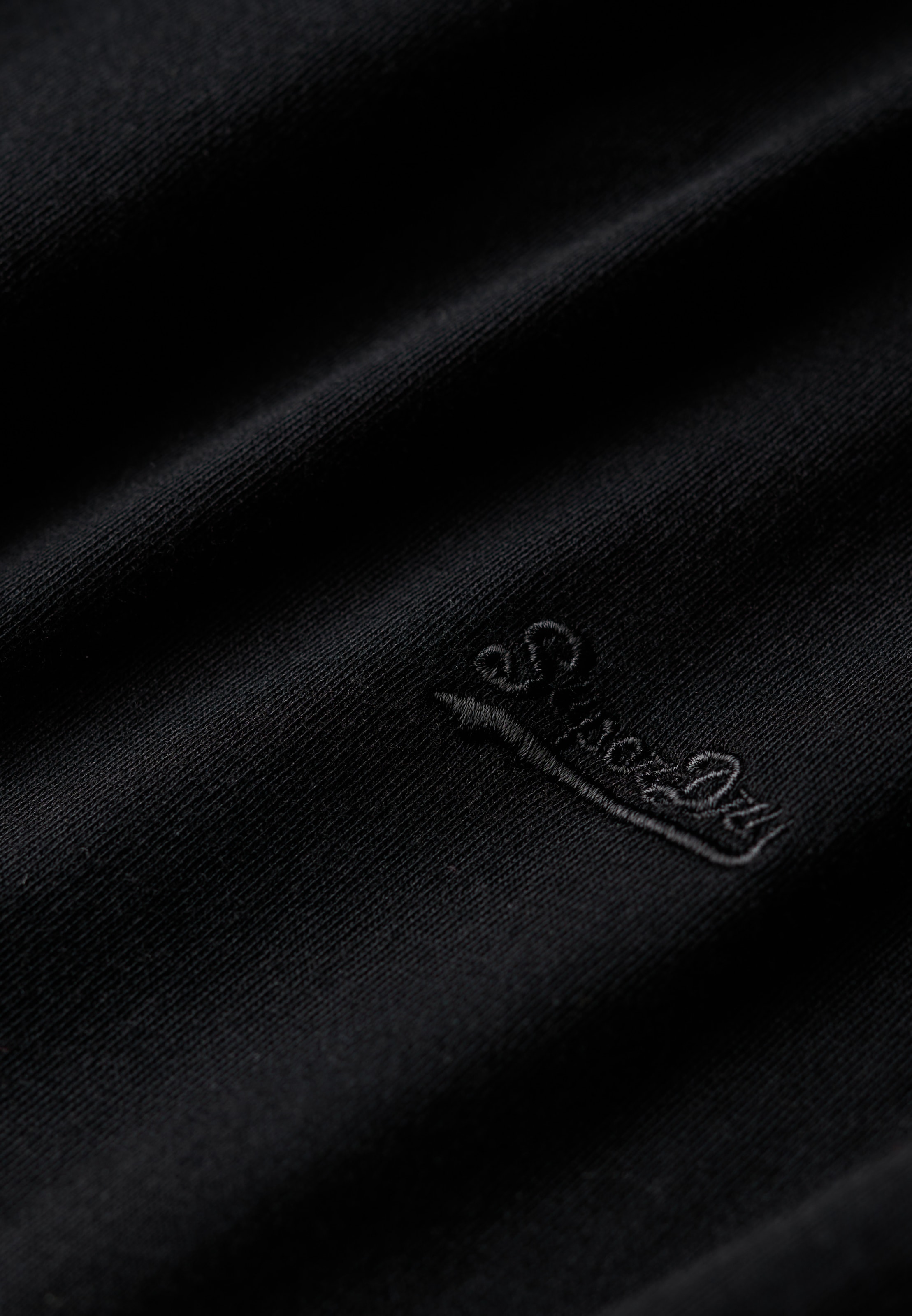 Superdry Débardeur »ESSENTIAL LOGO TANK UB« à coupe décontractée, en coton et jersey simple