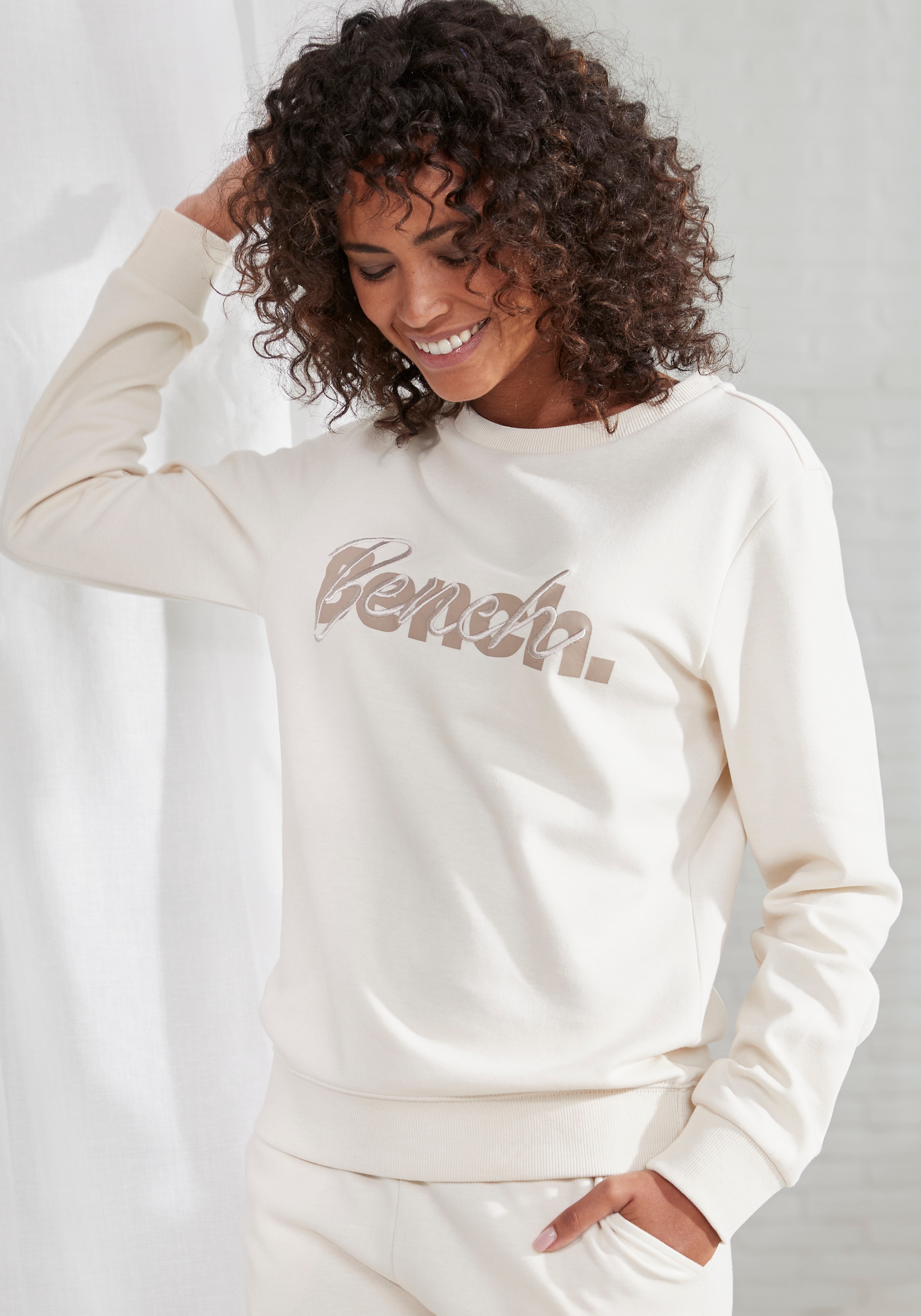 Stickerei, Loungeanzug mit Logodruck ♕ Bench. und Sweatshirt, versandkostenfrei bestellen Loungewear