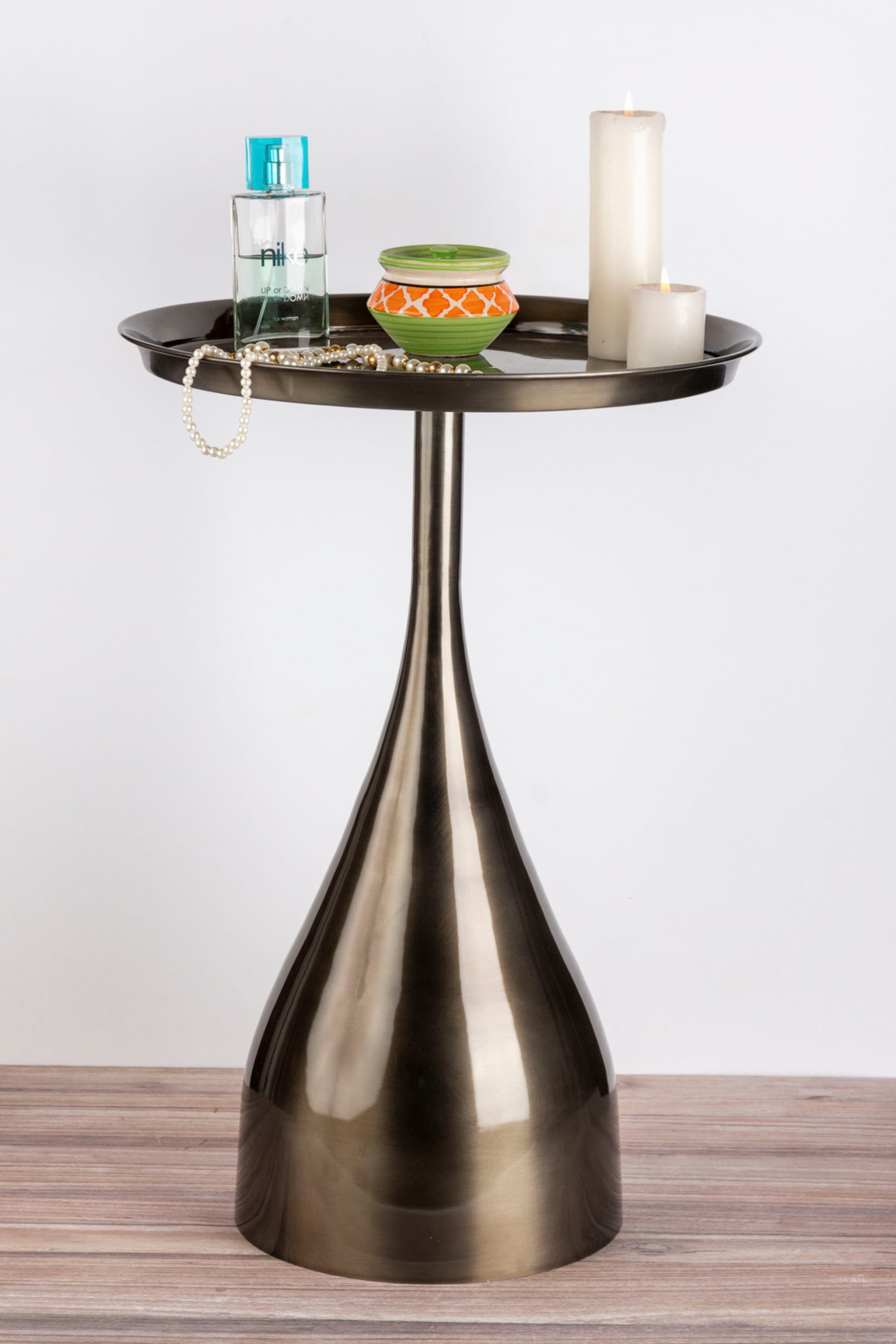 Kayoom Beistelltisch »Assane 125, Edles Design in Goldfarben beziehungsweise Schwarz«, (1 St.), Metallgestell in Tropfenform, runde Ablagefläche, extravagant