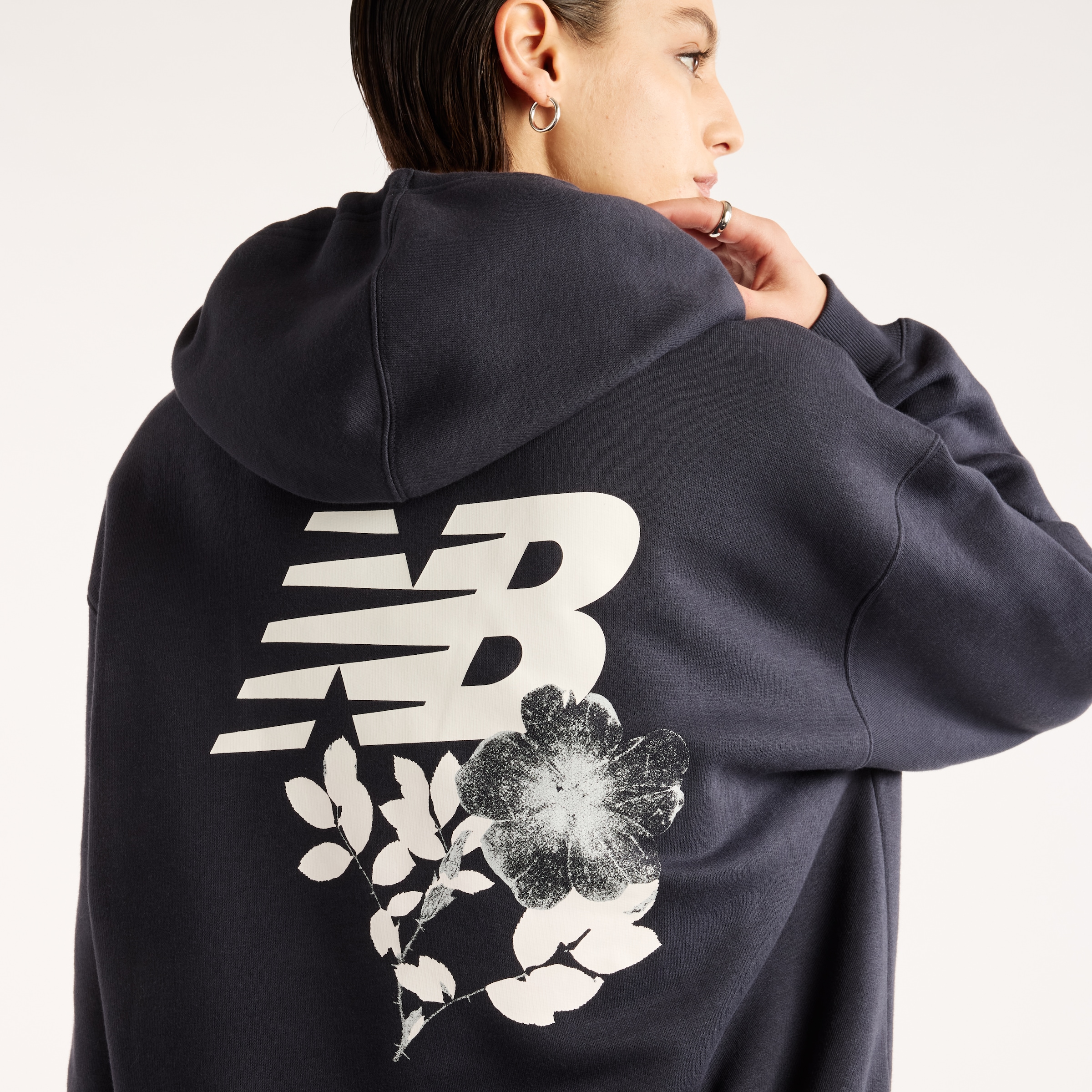 New Balance Sweat à capuche »PRESSED FLOWERS HOODIE«, aus Baumwolle und Polyester, für Erwachsene

