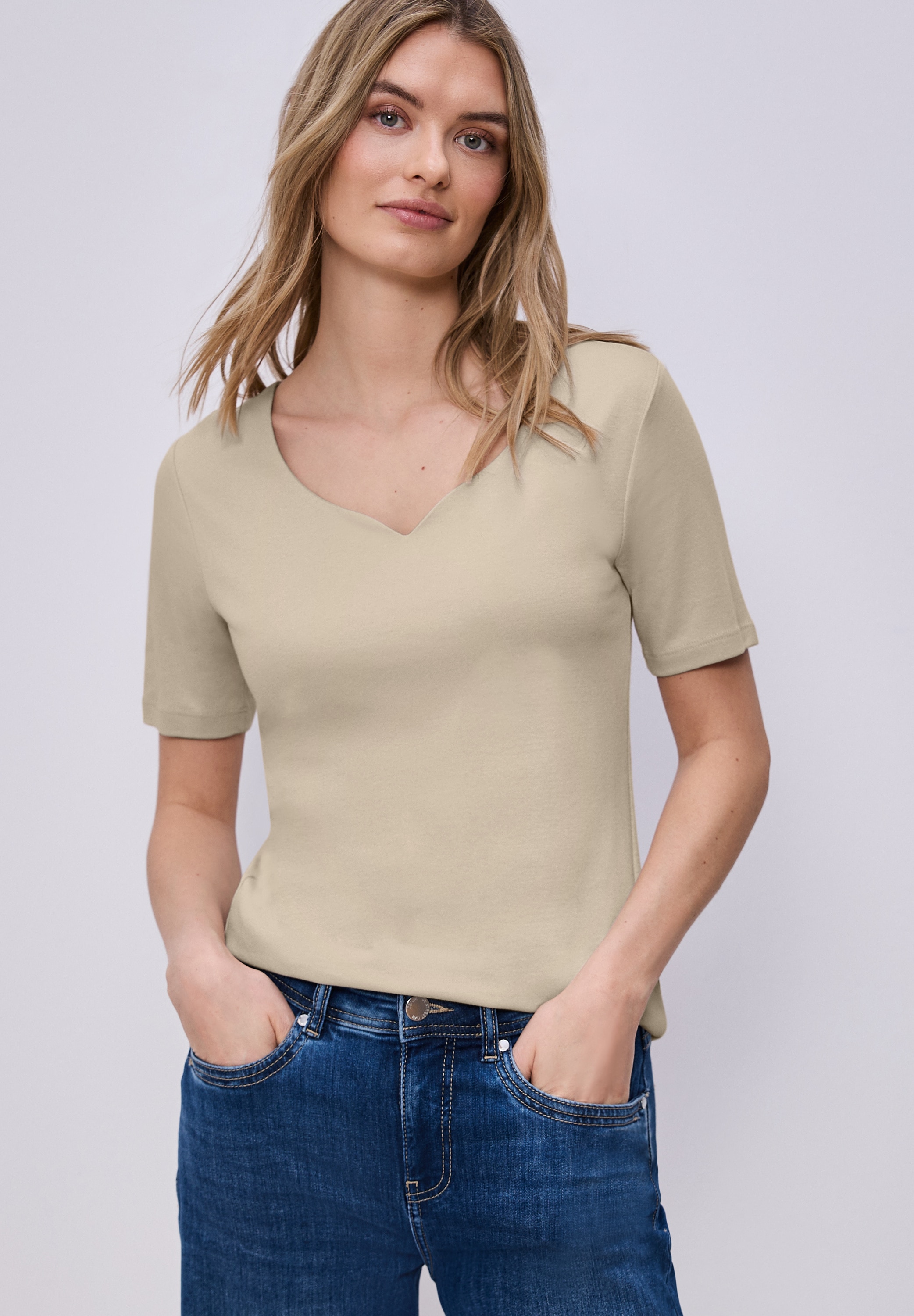 STREET ONE T-shirt à manches courtes »Style Ada« Sommershirt mit Herz-Ausschnitt