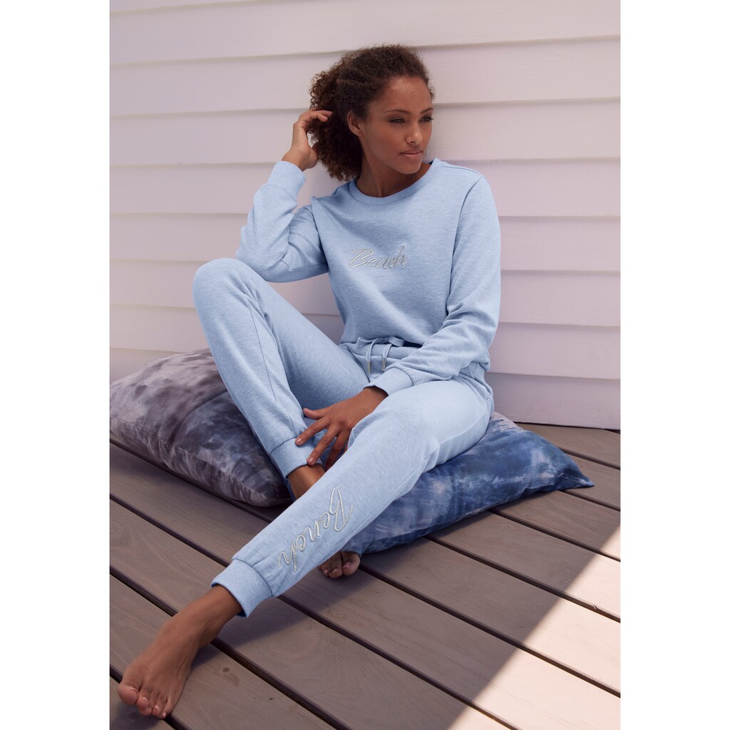 Bench. Loungewear Relaxhose »-Loungehose, Sweathose«, mit glänzender Logostickerei, Loungewear, Loungeanzug