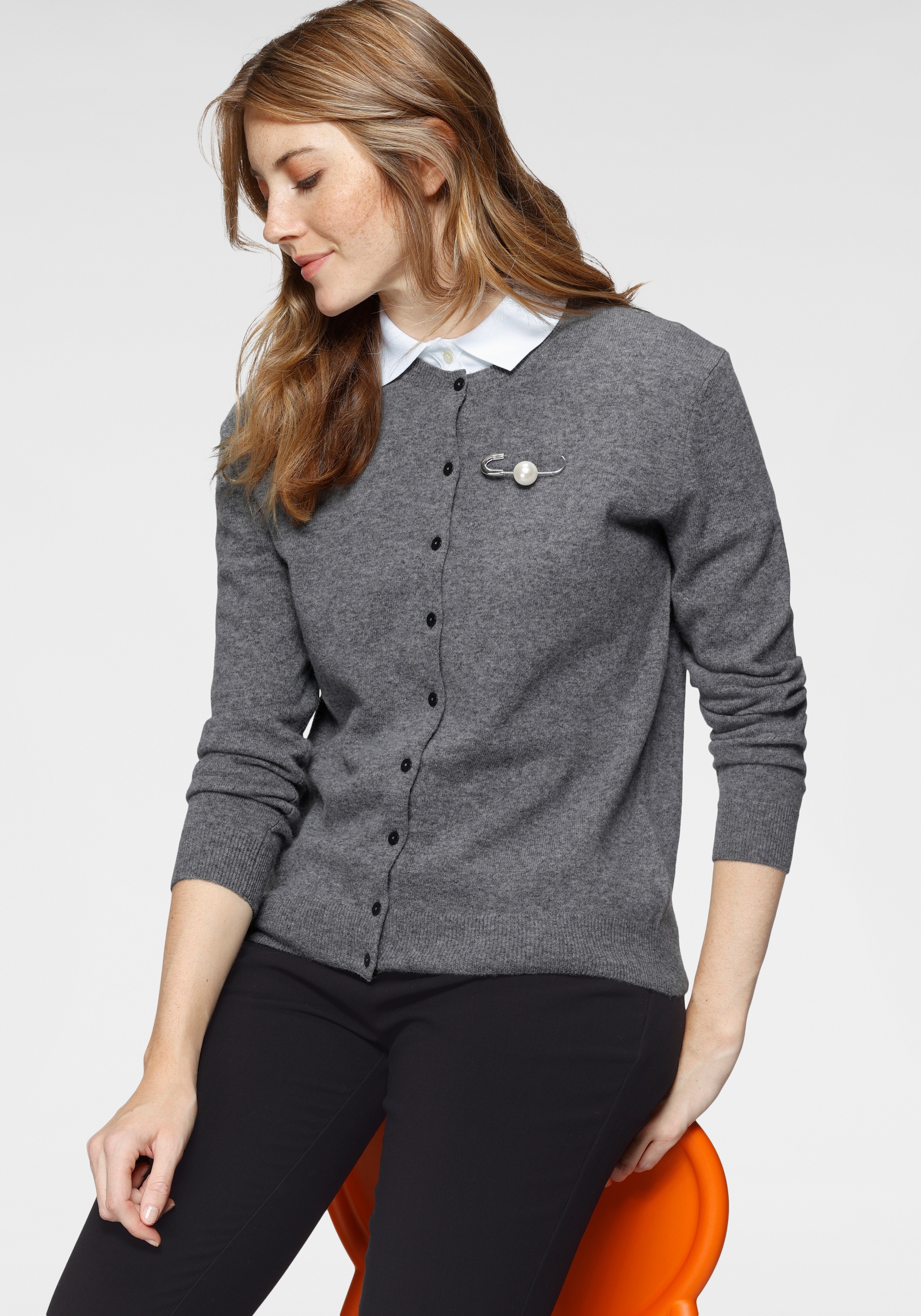 Image of United Colors of Benetton Strickjacke, in klassischer Basic-Form bei Ackermann Versand Schweiz