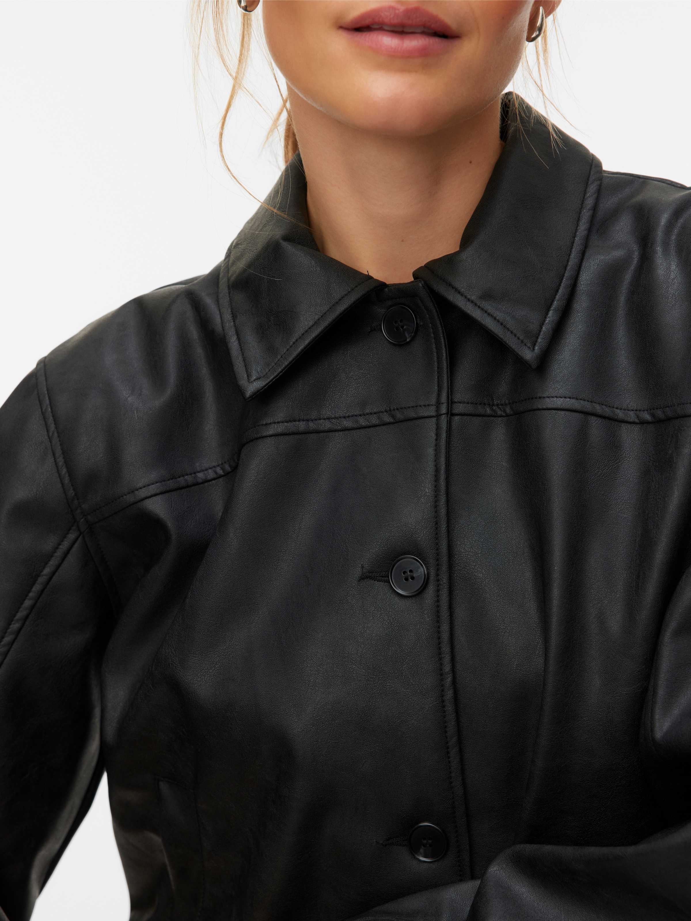 Vero Moda Lederimitatjacke »VMLUANA LS PL BOMBER SHACKET« Lederimitat, Box Fit Form