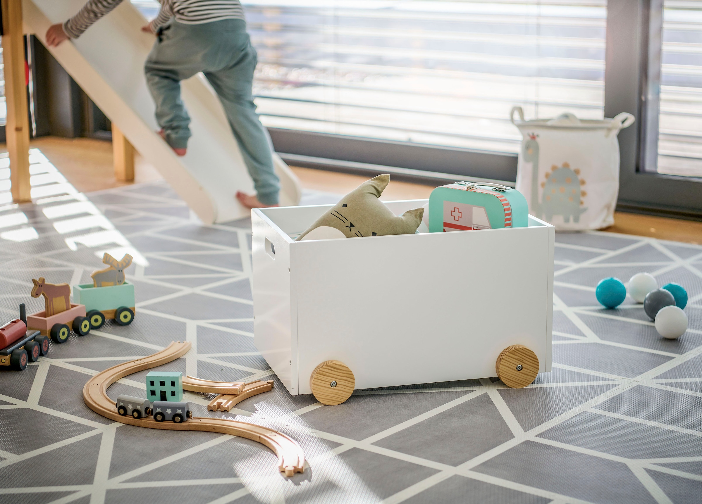 Zeller Present Coffre à jouets mit Rollen