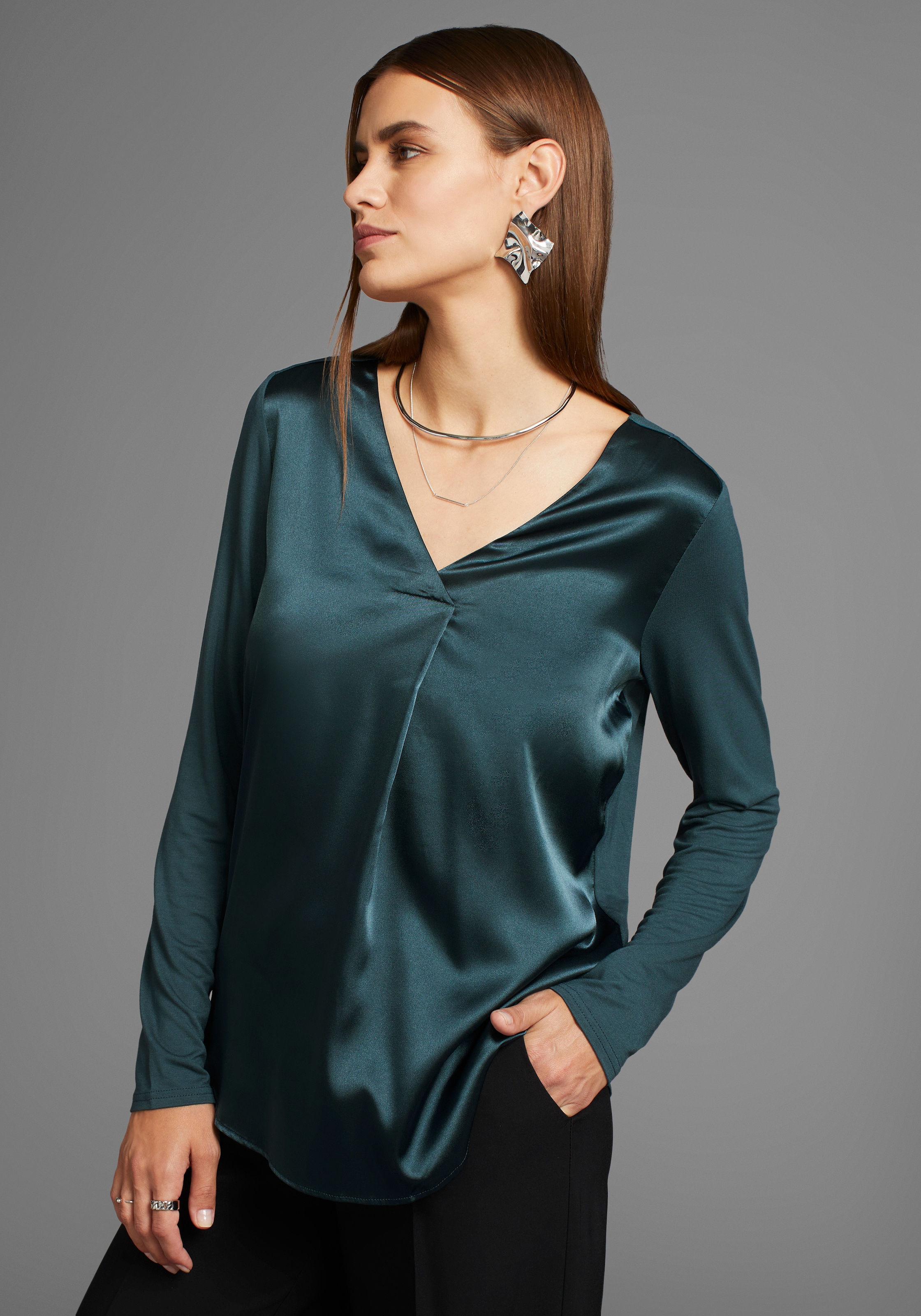 Shirtbluse, mit V-Ausschnitt- NEUE KOLLEKTION