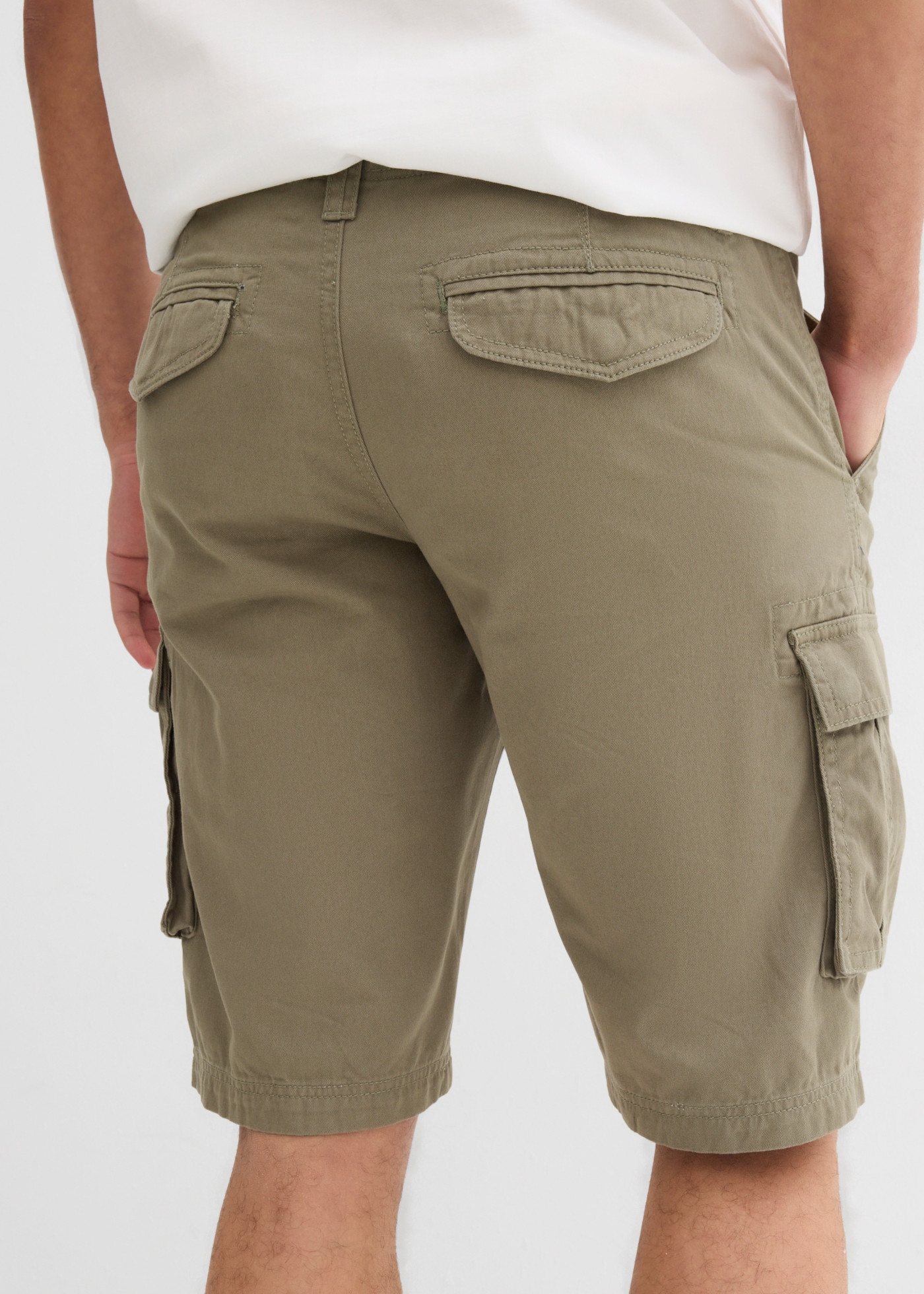 bonprix Cargobermudas  pantalon cargo, en coton, avec poches à rabat, coupe décontractée