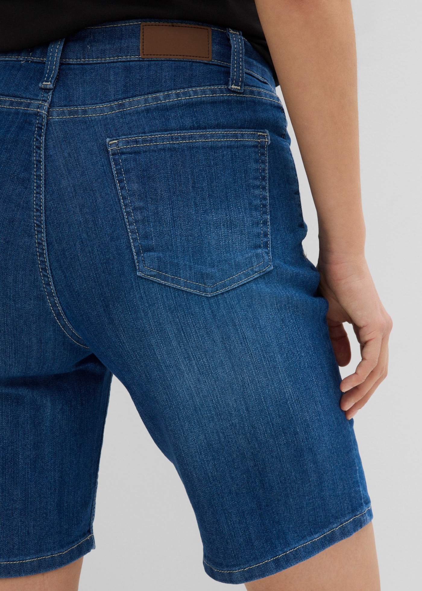 bonprix Bermudas  regular fit Passform, aus Baumwolle, Polyester und Elasthan