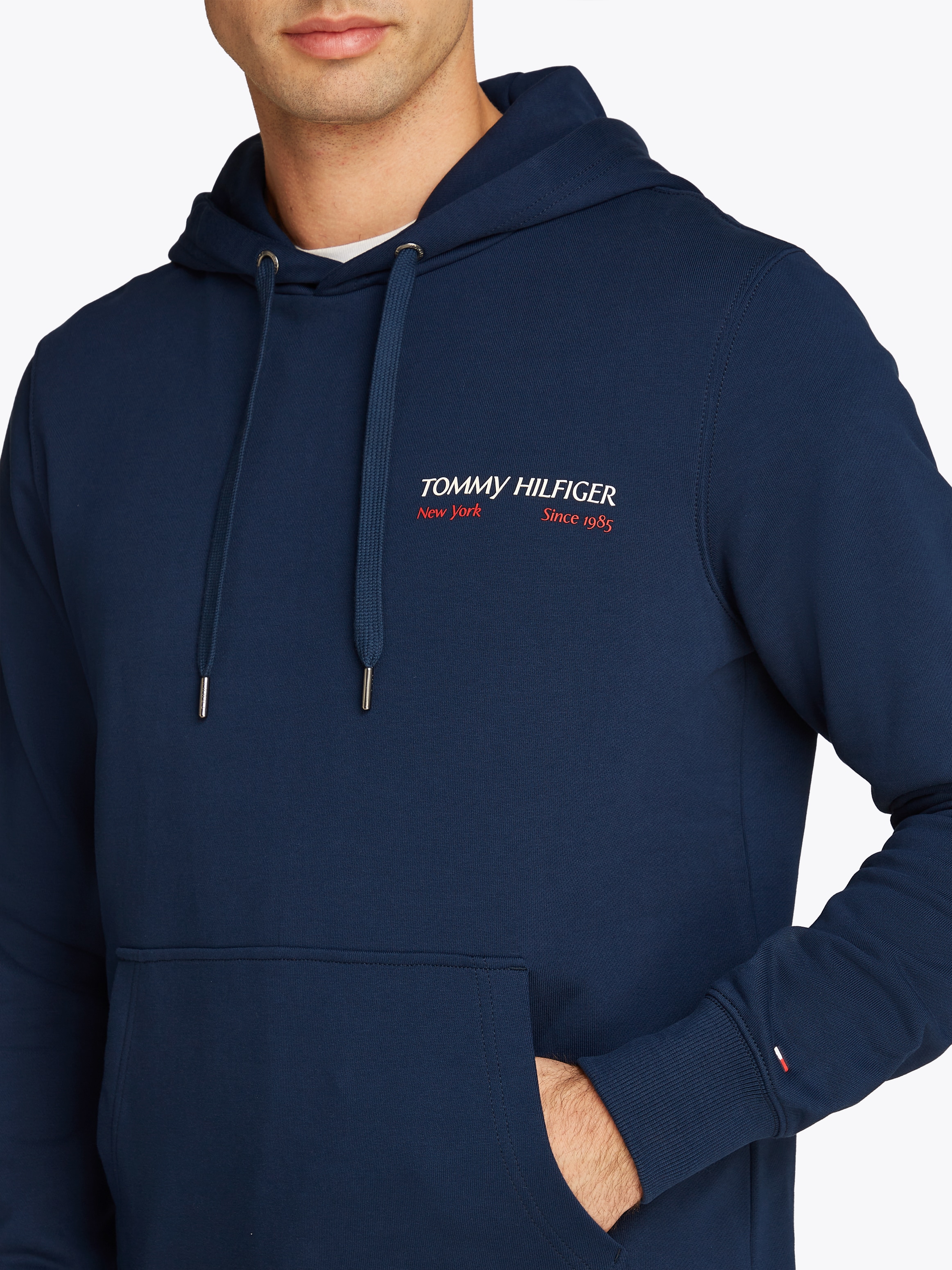 Tommy Hilfiger Kapuzensweatshirt »HILFIGER COLOR PHOTO PRT HOODIE«, mit grossem Fotoprint auf dem Rücken