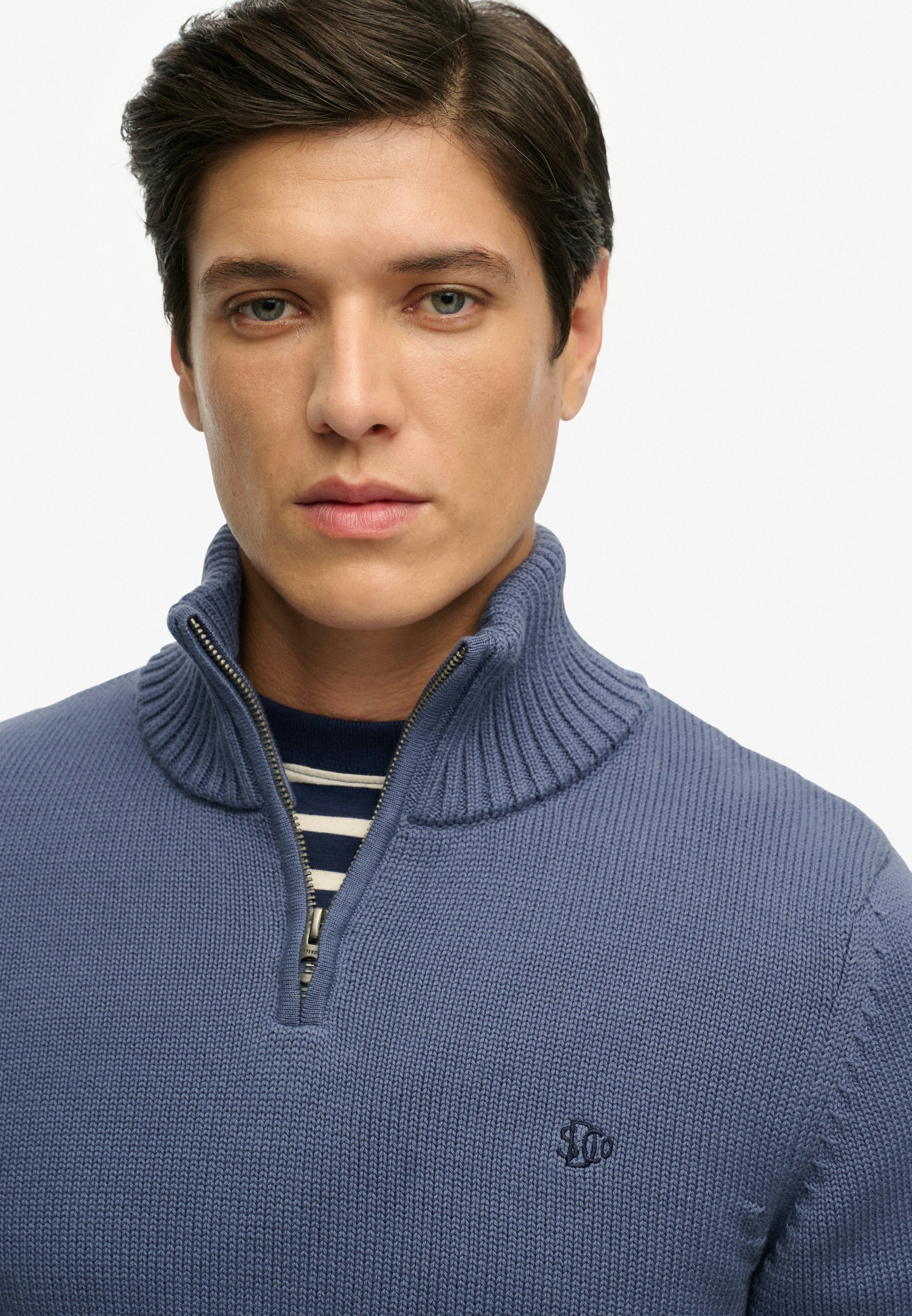 Superdry Strickpullover »COTTON KNIT HENLEY« aus Baumwolle, Slim Fit, mit Stehkragen, hüftlange Form, pflegeleicht