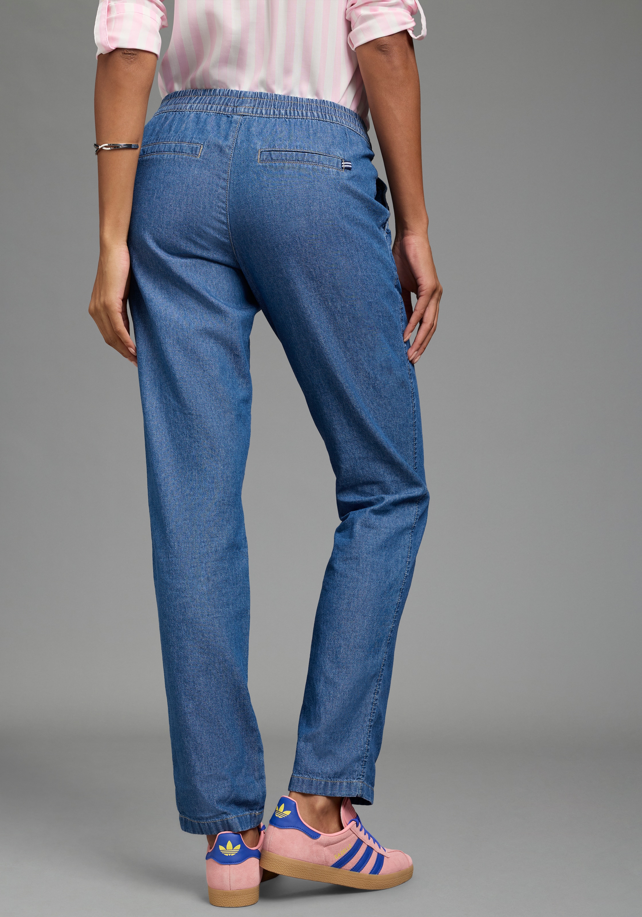 Arizona Jeans Relax-fit »mit Schlupfbund« avec coupe droite des jambes, hauteur normale de taille, en coton