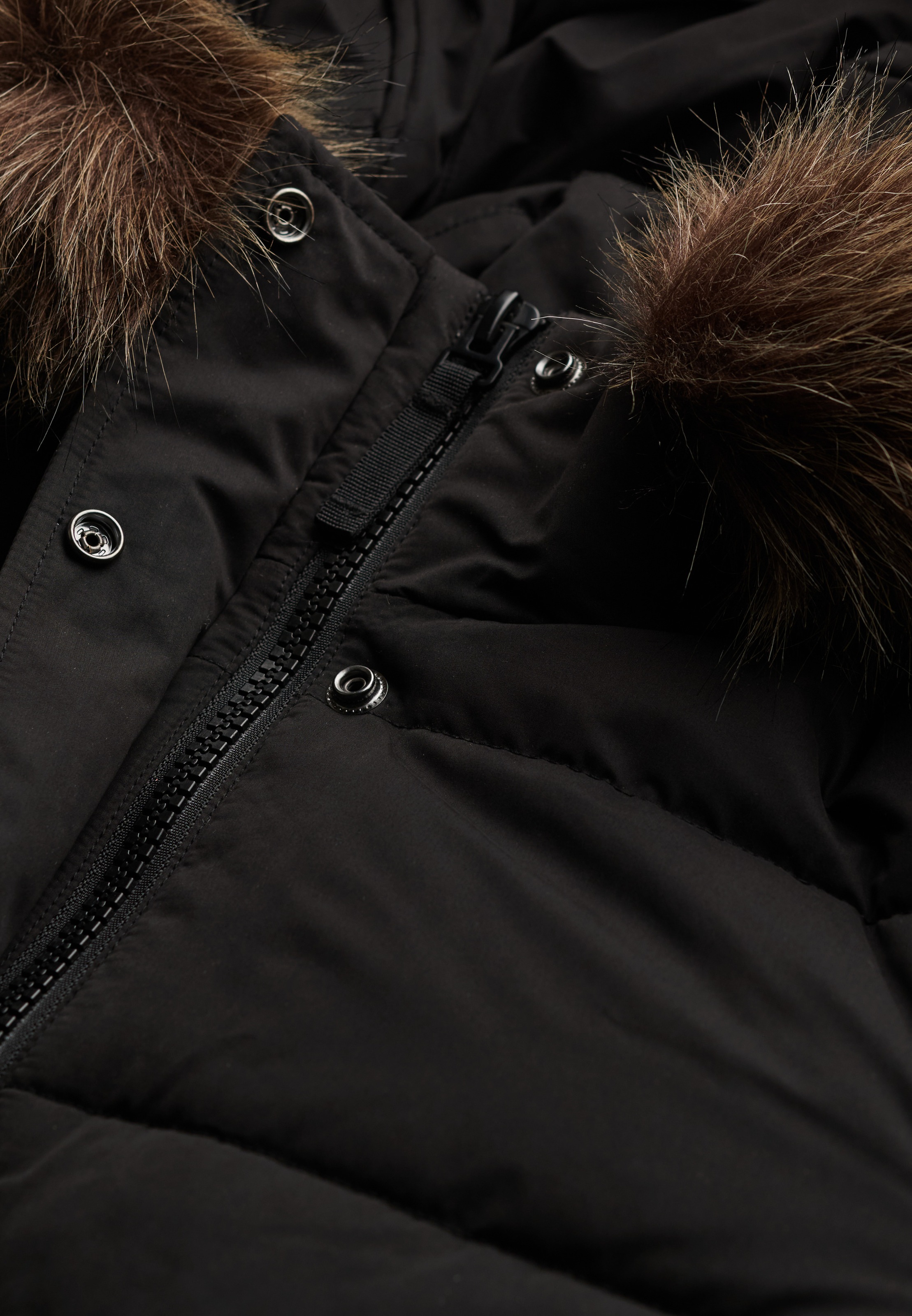 Superdry Veste matelassée »EVEREST ELLA BOMBER« avec capuche Kunstfaser, regular fit