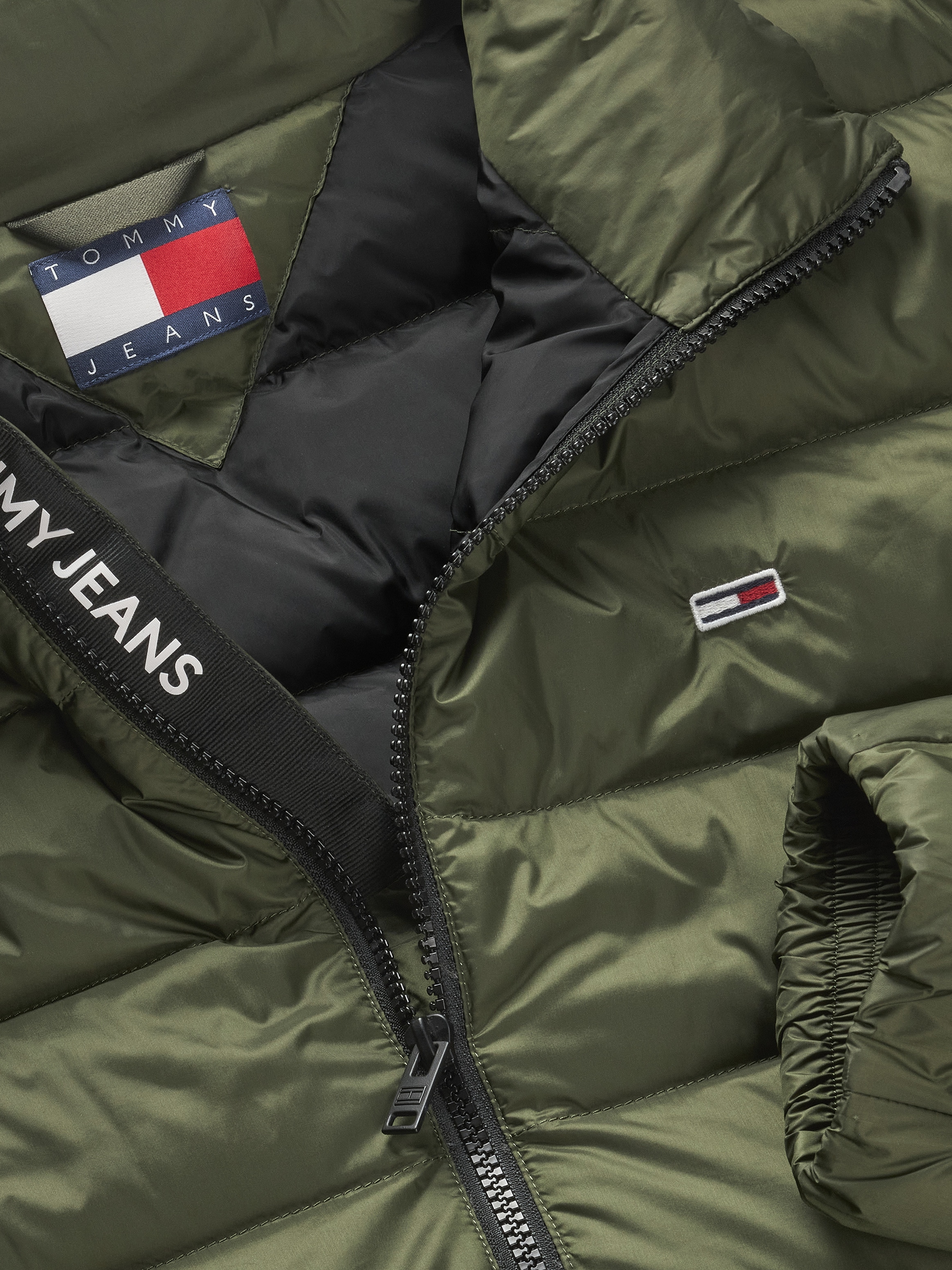 Tommy Jeans Plus Steppjacke »TJM LT DOWN JACKET EXT«, in Grossen Grössen, Logostickerei, Reissverschlusstaschen