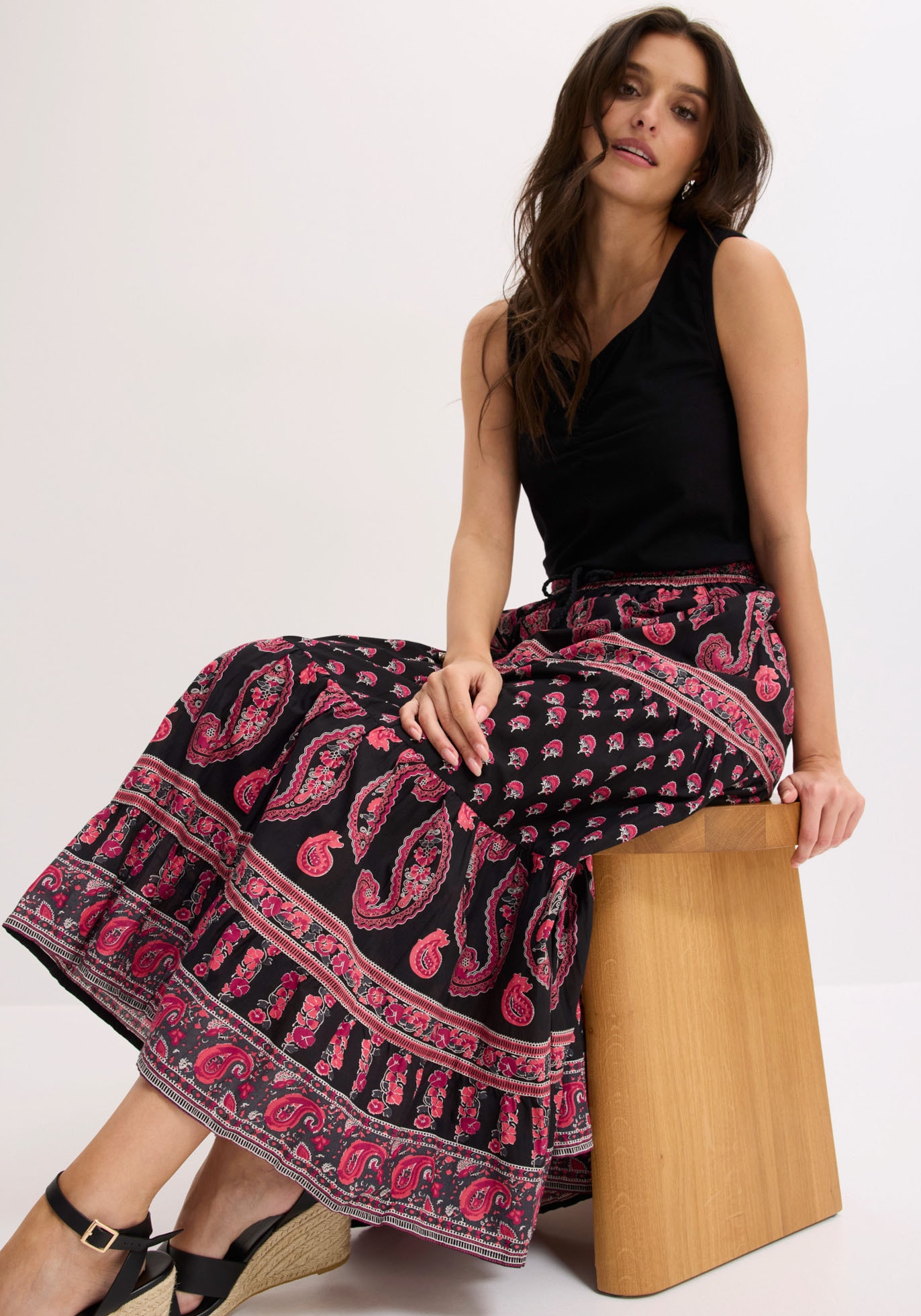 bonprix Maxi jupe aus Baumwolle, A-Linie Passform, mit individuellem Print