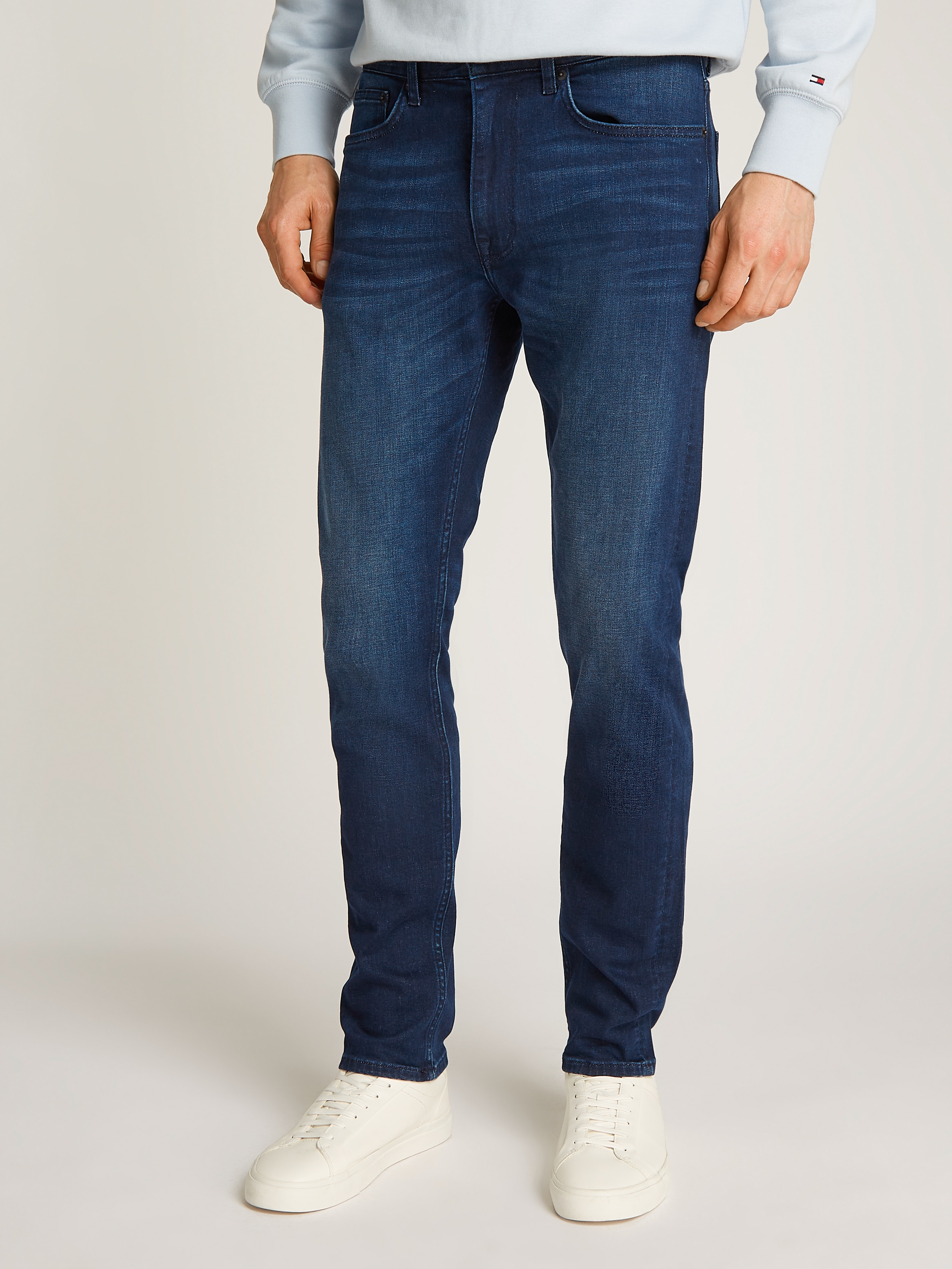 TOMMY HILFIGER Slim-fit-Jeans »CORE BLEECKER«, mit dezenter Waschung