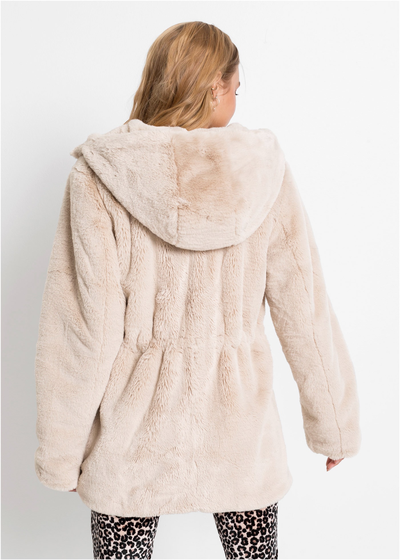 bonprix Veste en fausse fourrure mit Kapuze Winterjacke mit Kapuze in Teddyfell