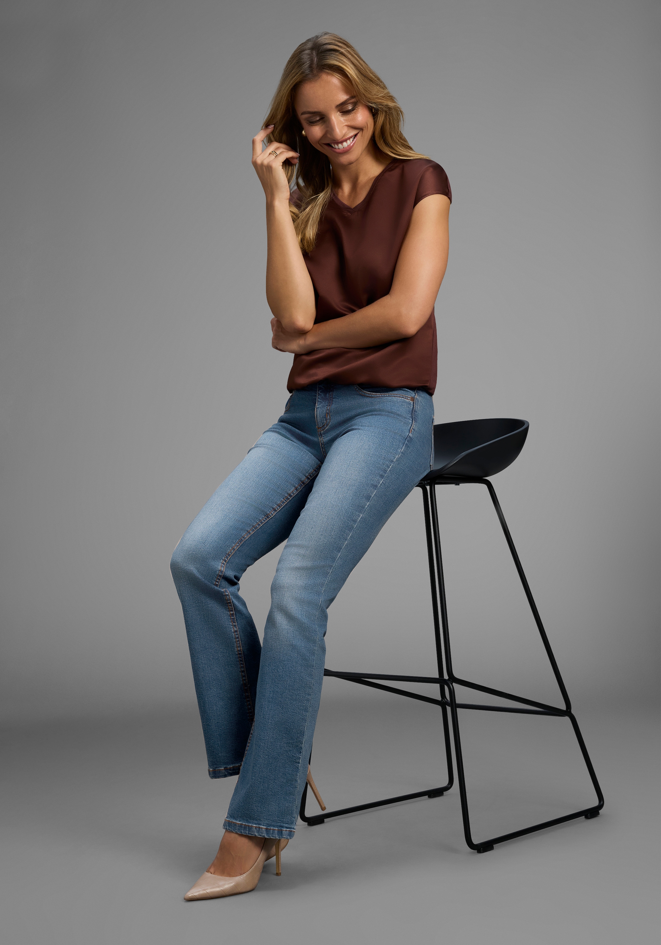 Arizona Jeans bootcut »Bund mit seitlichem Gummizugeinsatz« hohe Leibhöhe,  Bootcut,  mit Stretch,  klassischer 5-Pocket-Style