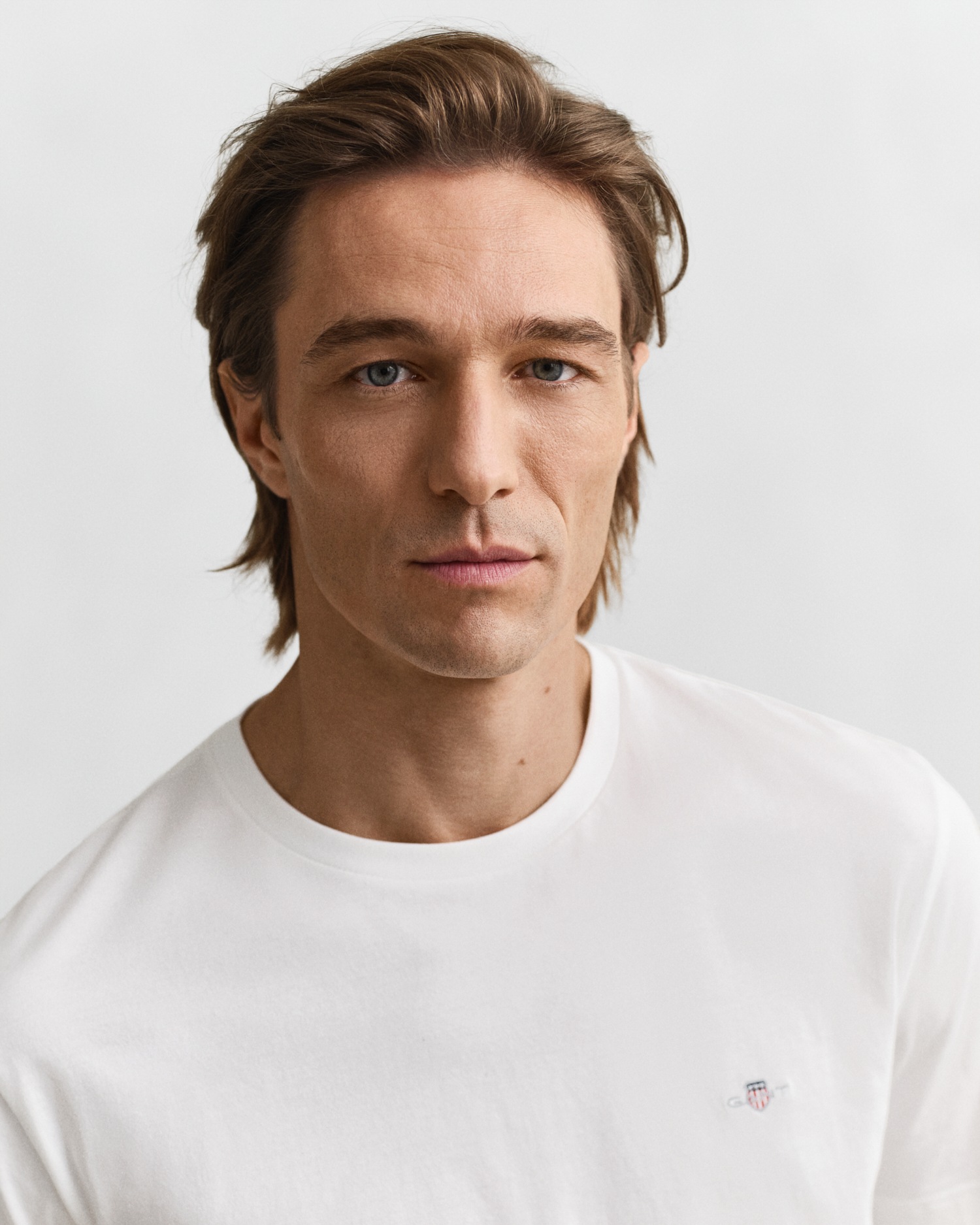 Gant »REG SHIELD SS T-SHIRT« mit Logostickerei auf der Brust