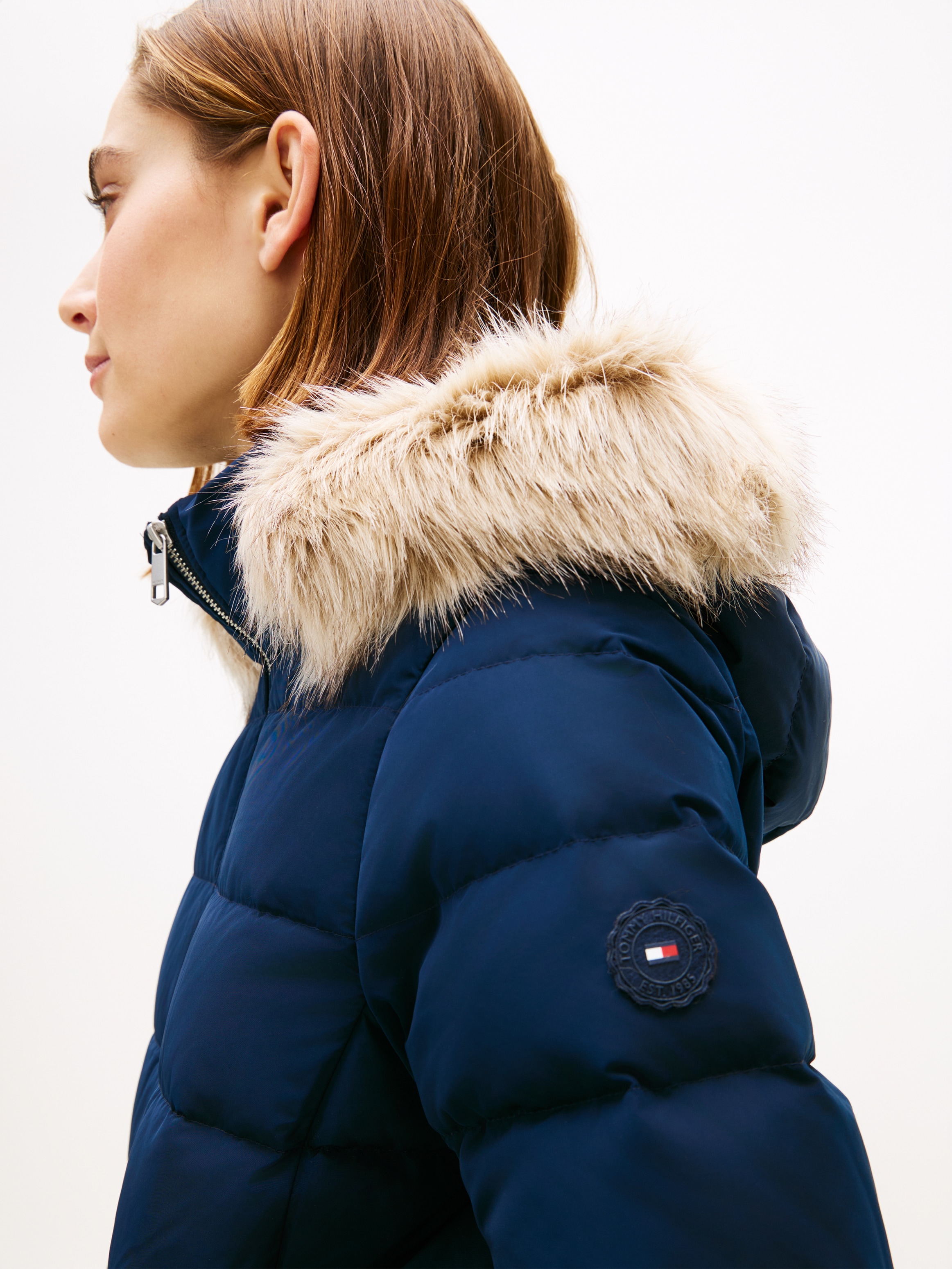 Tommy Hilfiger Veste matelassée »MW DOWN SLIM JACKET WITH FUR« avec capuche avec imitation fourrure
