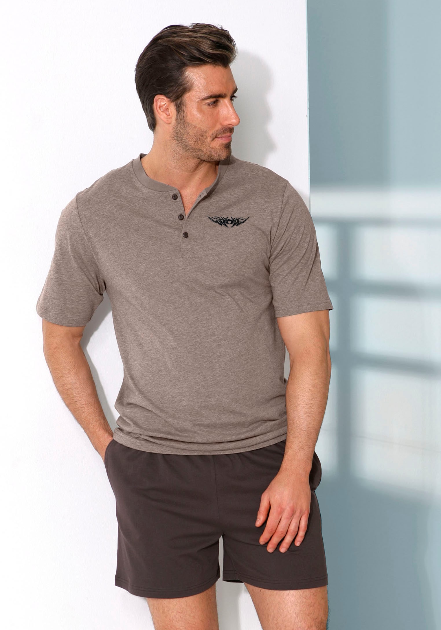Image of AUTHENTIC LE JOGGER Pyjama "kurzer Schlafanzug für Herren" 1 Stück, 2 tlg. mit Knopfleiste