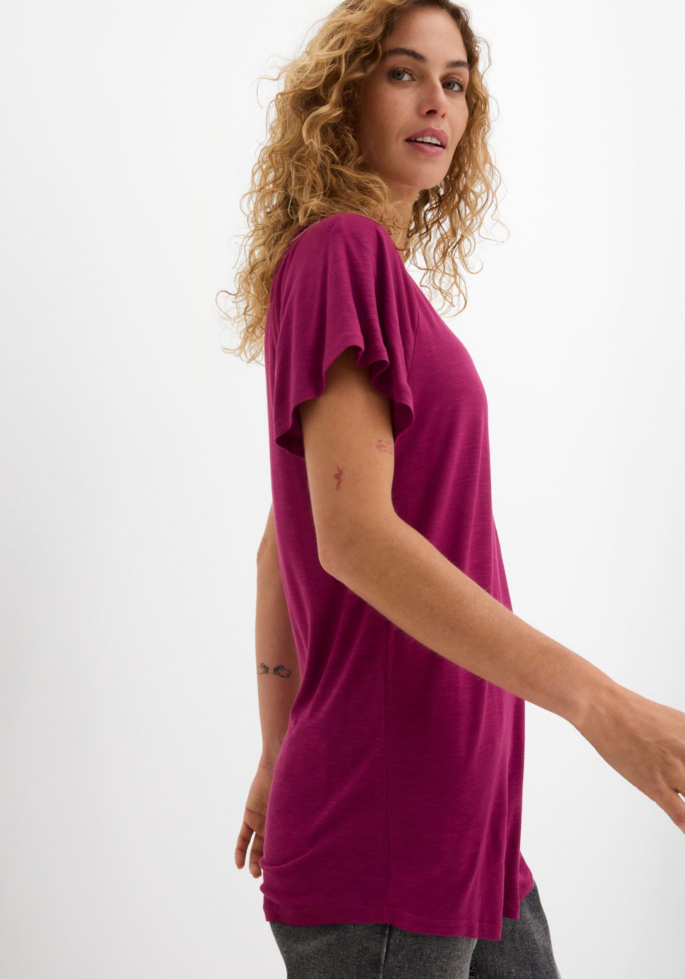 bonprix T-shirt coupe confortable, manches papillon, smock à l'épaule