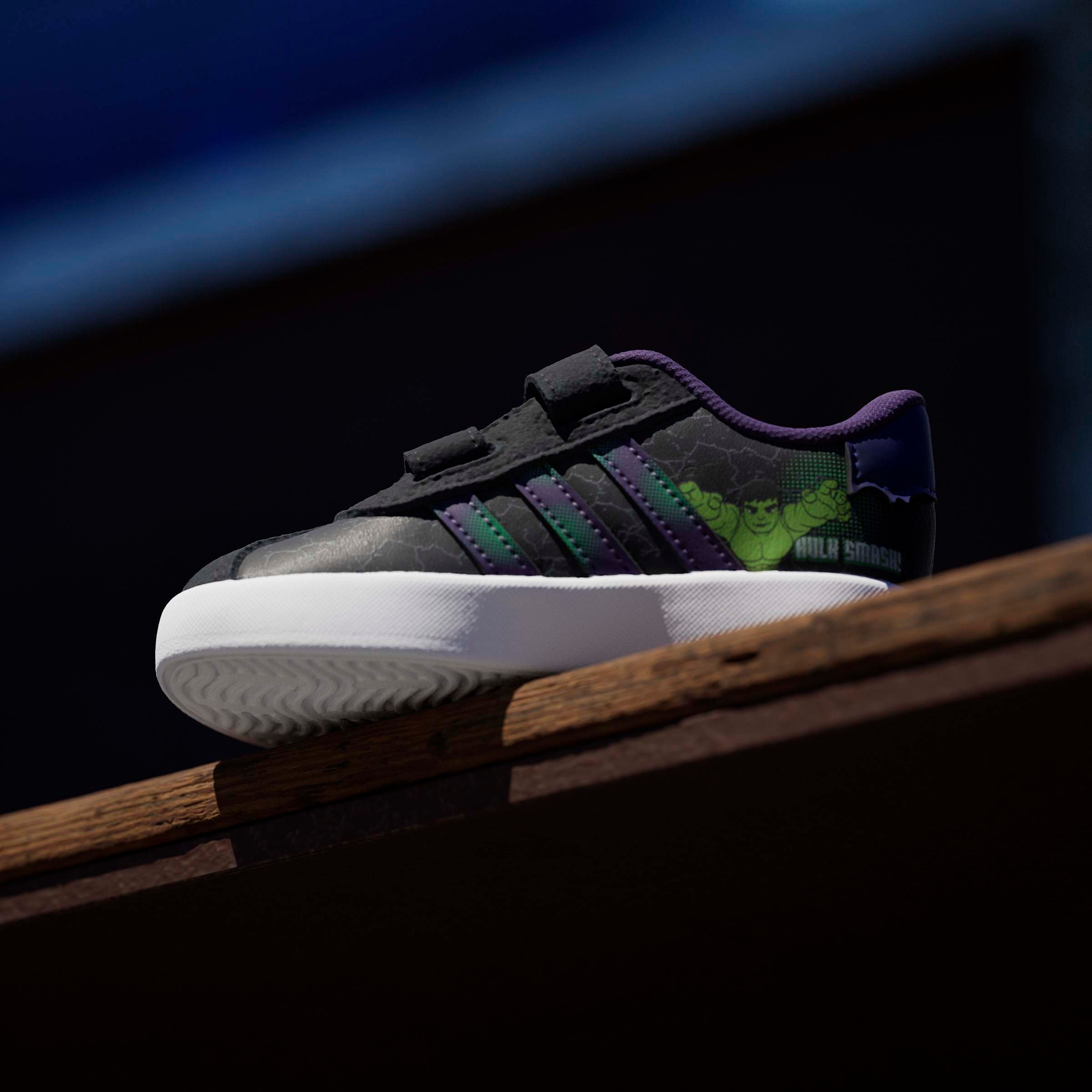 adidas Sportswear Sneakers »ADIDAS MARVEL SPIDER-MAN VL COURT 3.0 KIDS«  design inspiré de l’adidas Samba, pour enfants