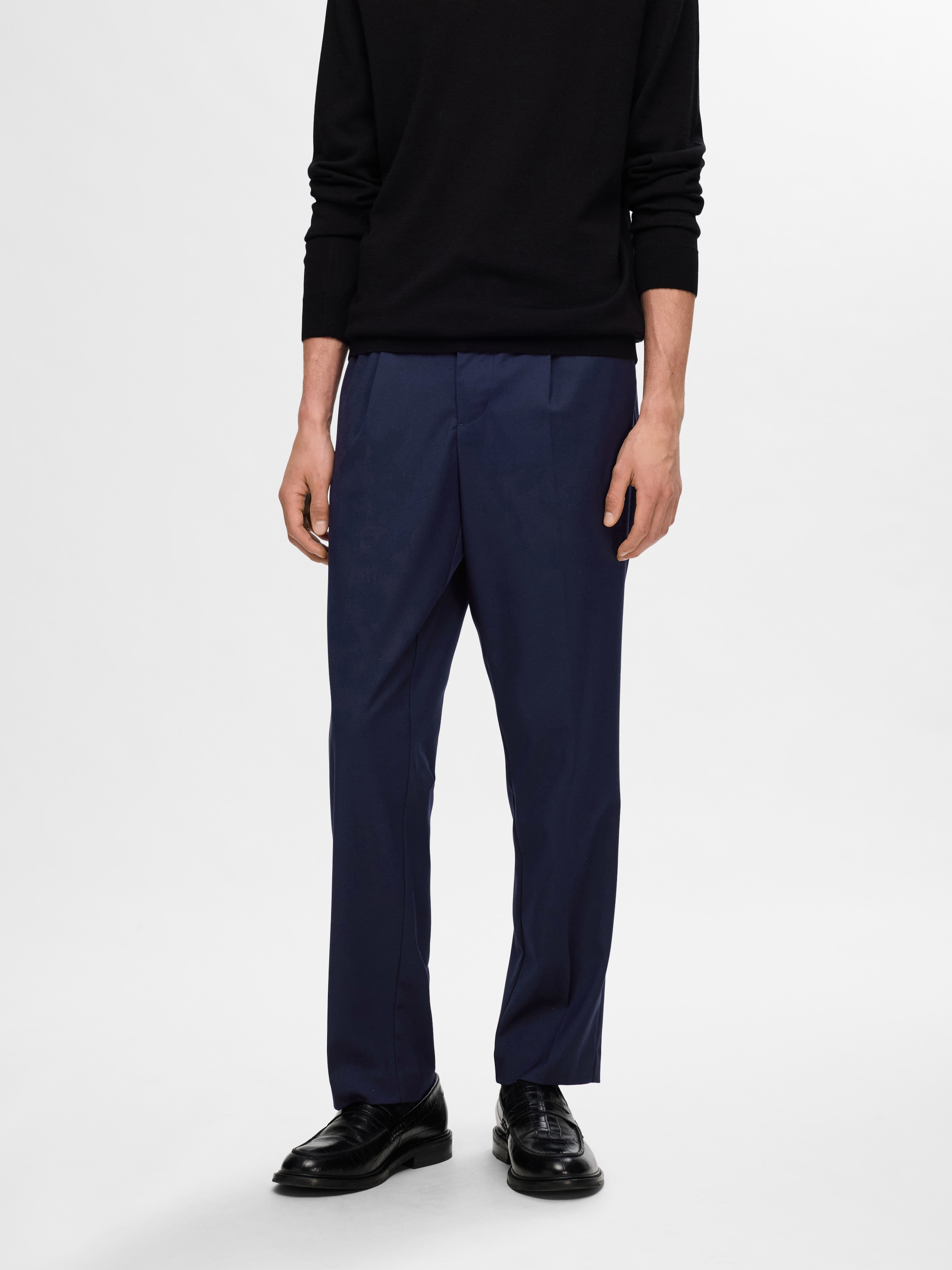 Image of SELECTED Chinohose "SLH190-REG TAPERED LEROY PLEAT PANT NOOS"