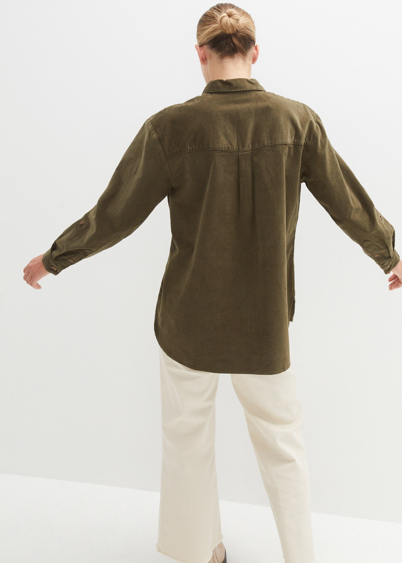 bonprix Langarmbluse »Cord-Hemd mit Seitenschlitz« Cord-Hemd mit Seitenschlitz