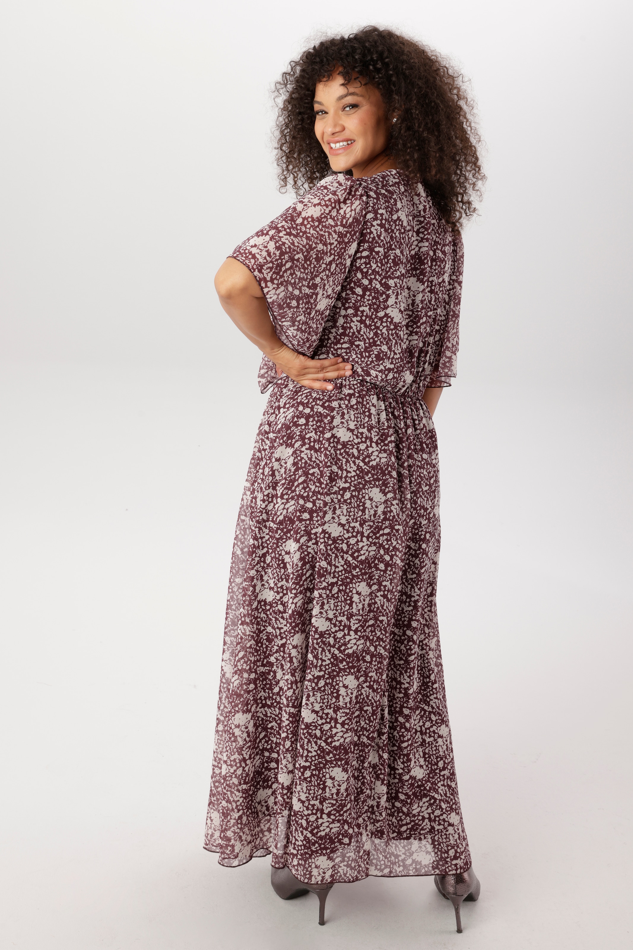Aniston PLUS Robe en mousseline de soie à motif discret - NOUVELLE COLLECTION
