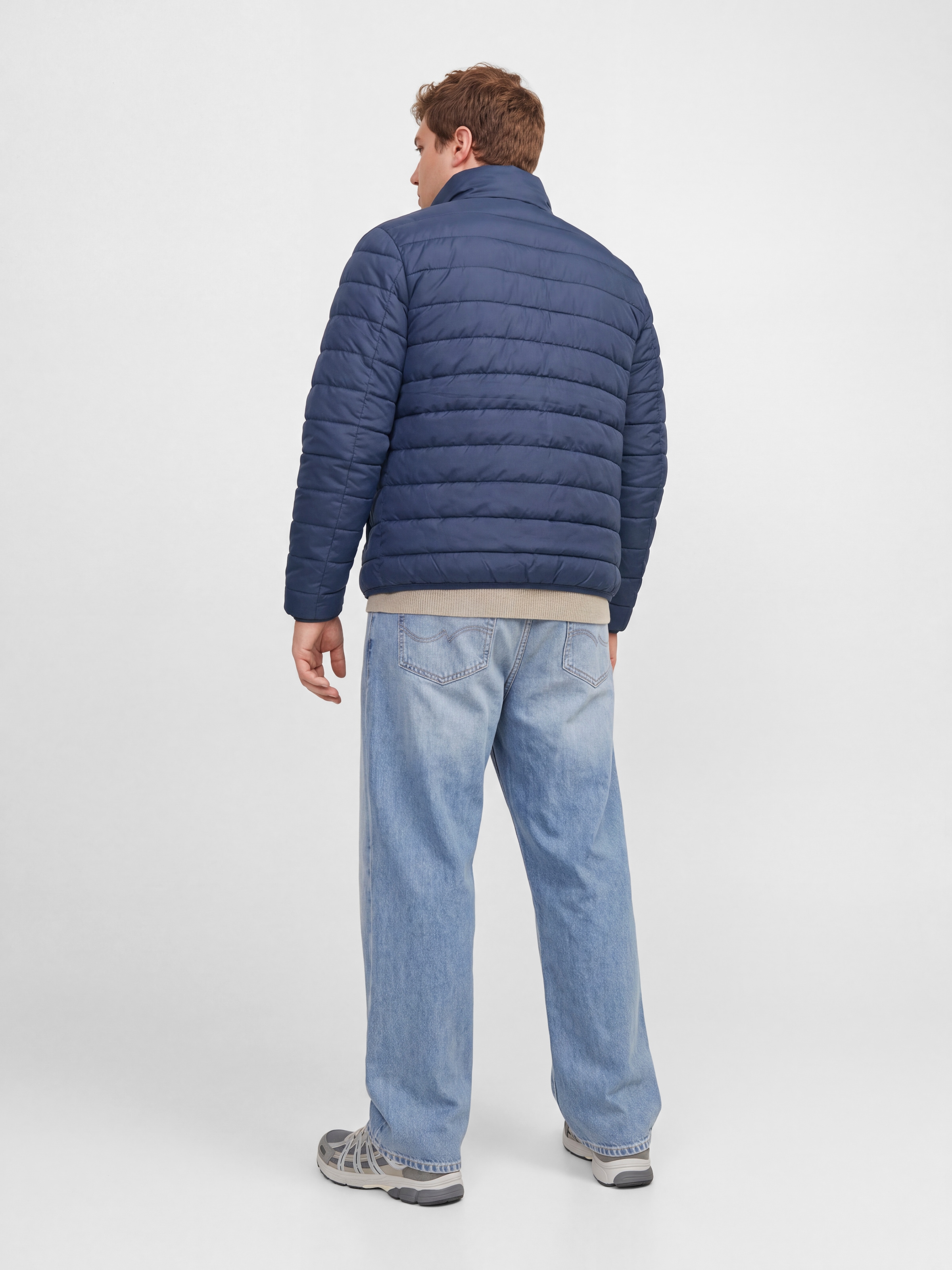 Jack & Jones PlusSize Veste matelassée »JJELVIS LIGHT PUFFER COLLAR PLS« fibre synthétique, coupe régulière