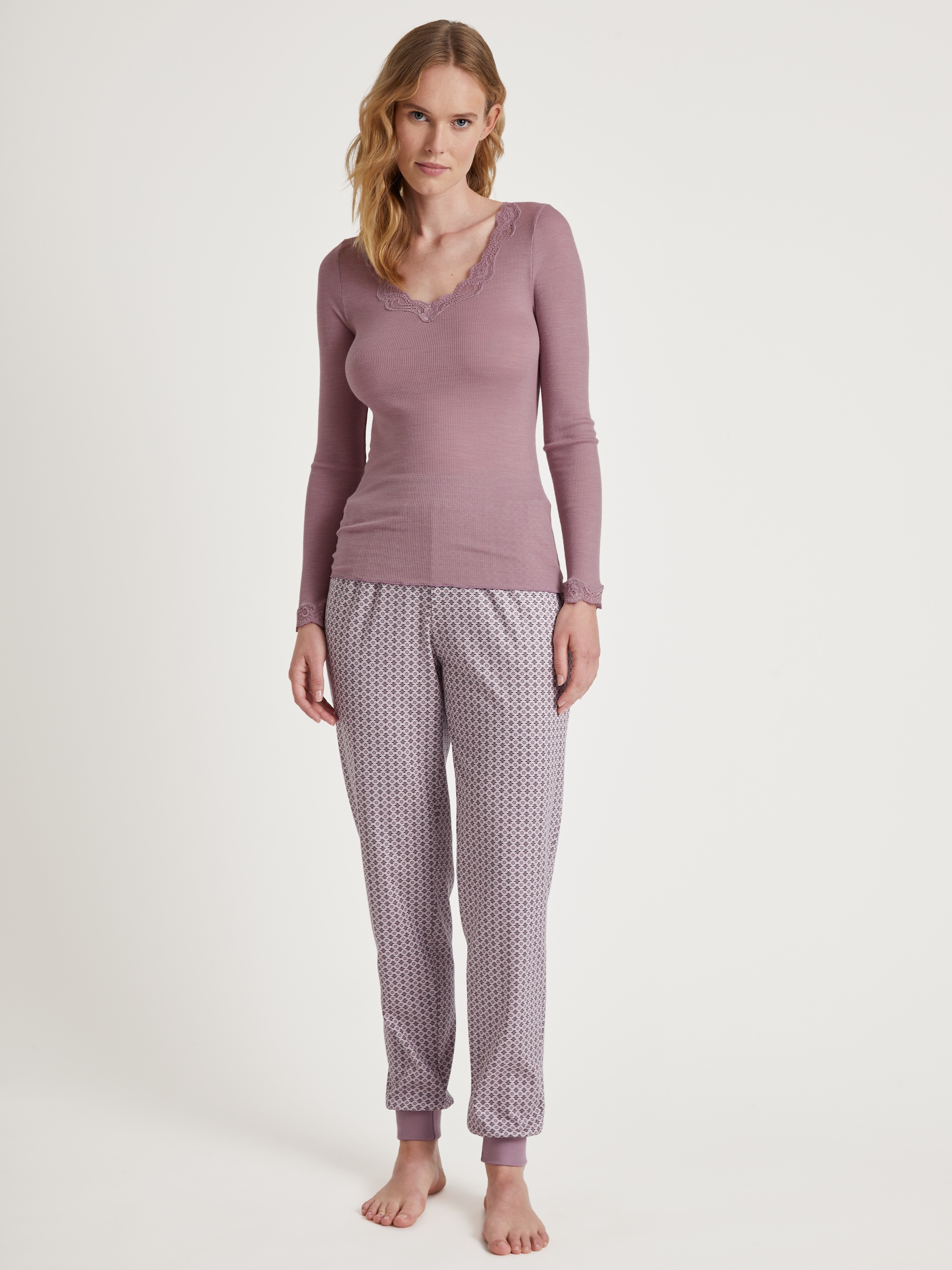 CALIDA Langarmshirt »Richesse Lace«, feine Spitze, langärmelig, Feinripp, elastisch, atmungsaktiv