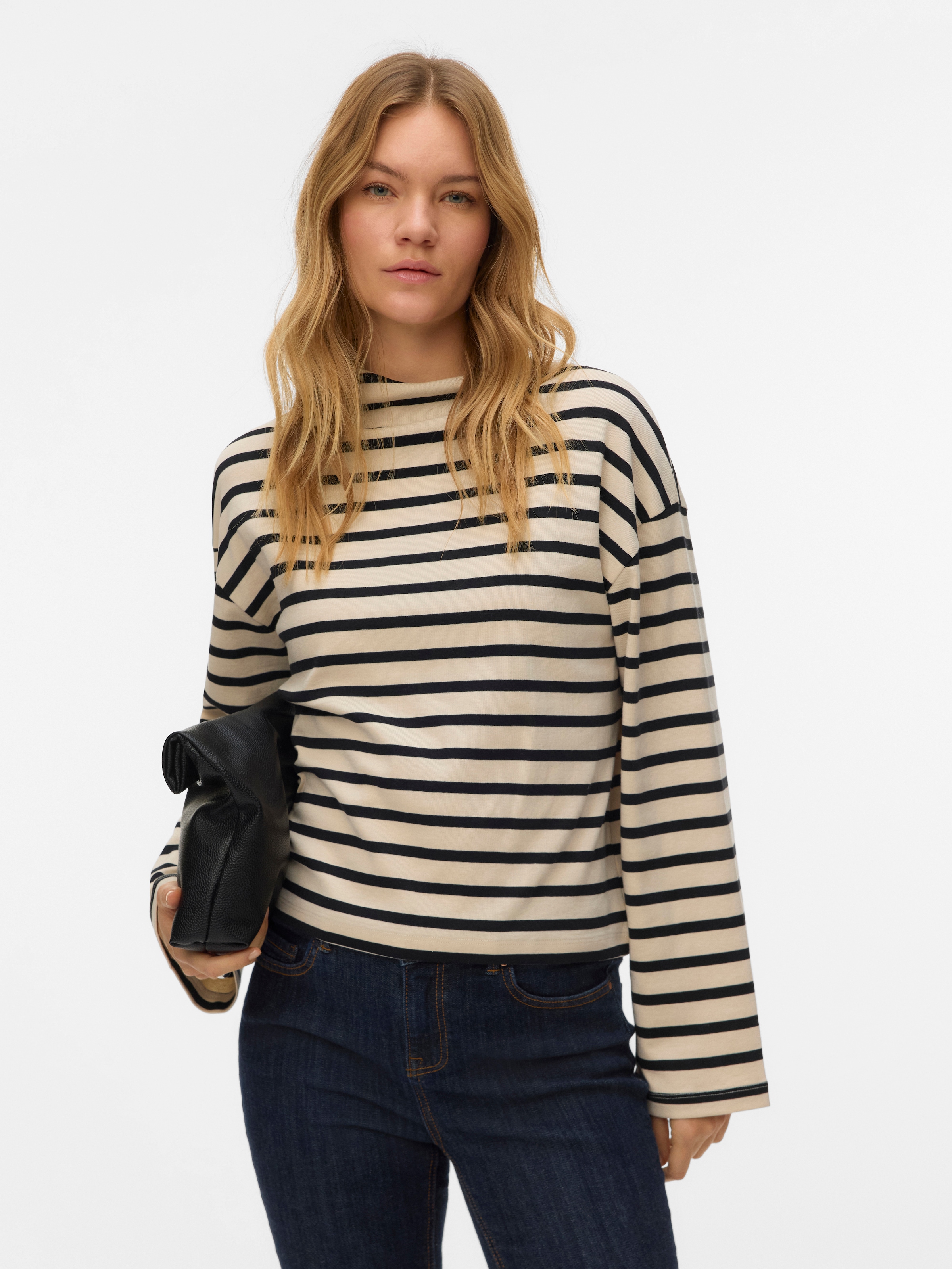 Image of Vero Moda Langarmshirt "VMURENA LS OVERSIZED FUNNEL NECK TOP JRS" mit Trompetenärmeln
