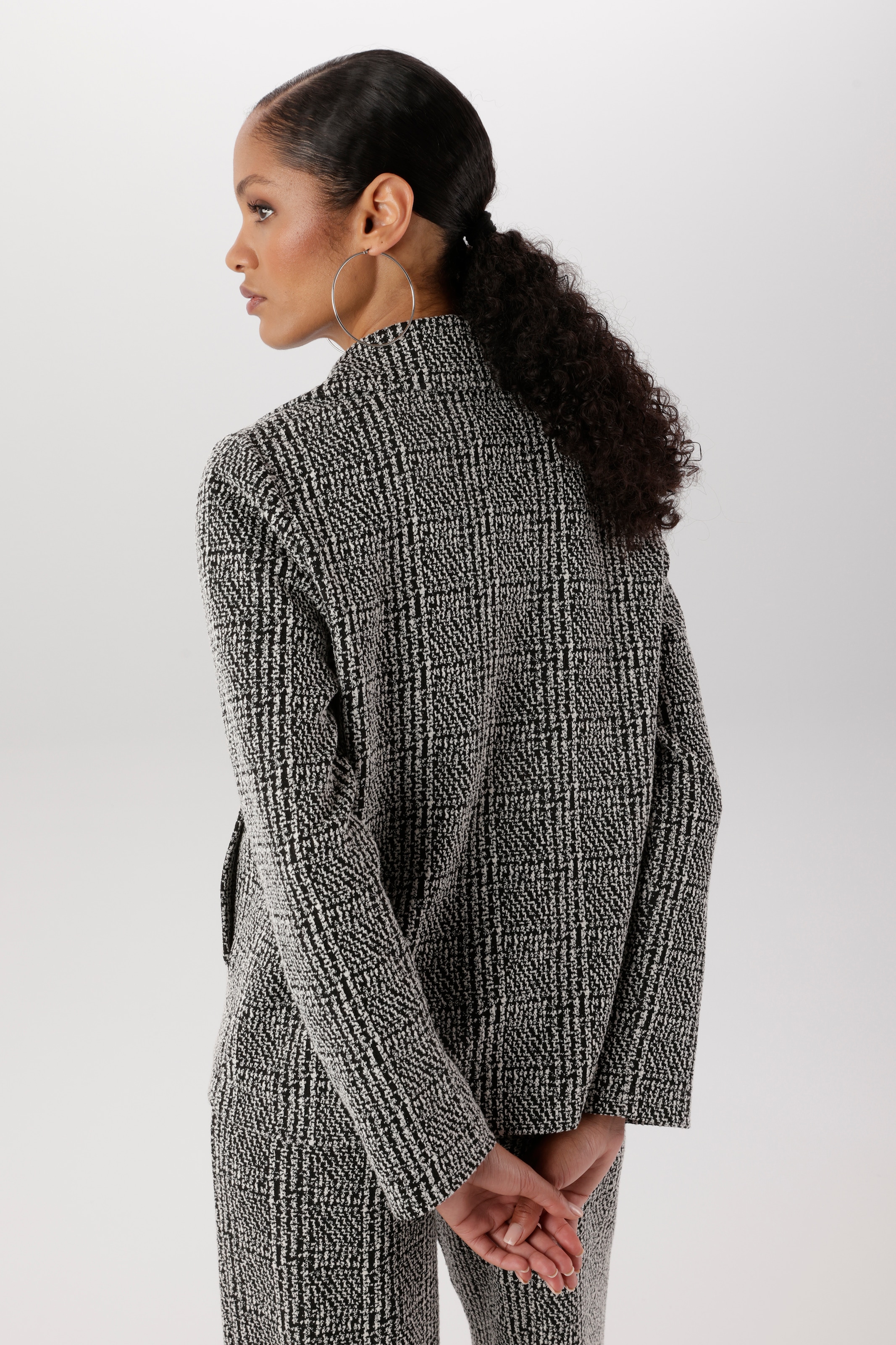 Aniston SELECTED Blazer court en coupe courte moderne et motif classique à carreaux - NOUVELLE COLLECTION
