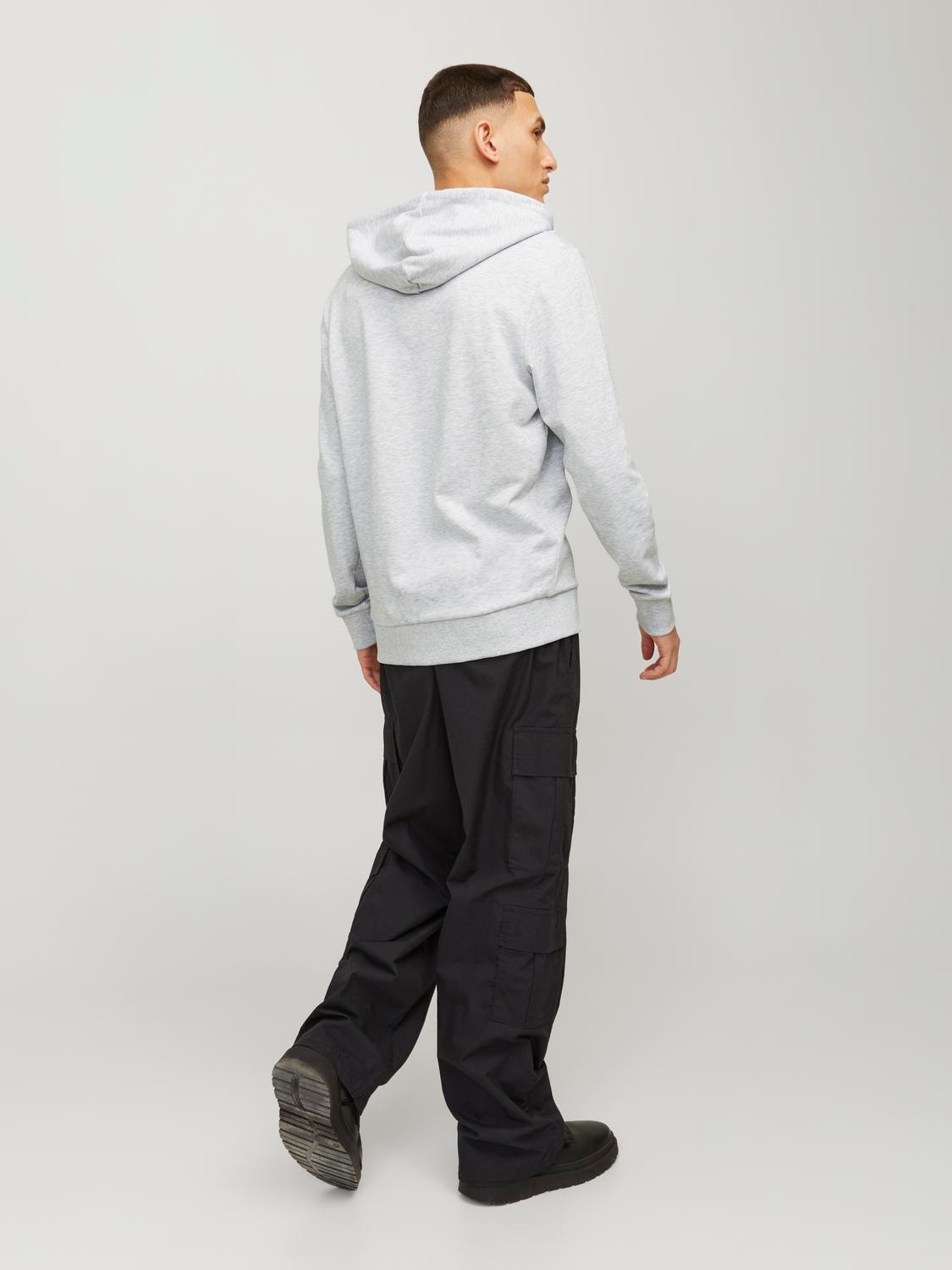 Jack & Jones Hoodie »JJCYRUS SWEAT HOOD: Komfortable Baumwollmischung mit coolem Gummidruck«, (Lässiger Hoodie: Basic Schnitt & peppiger Aufdruck), Vielseitiges Sweatshirt: Angenehme Sweatware