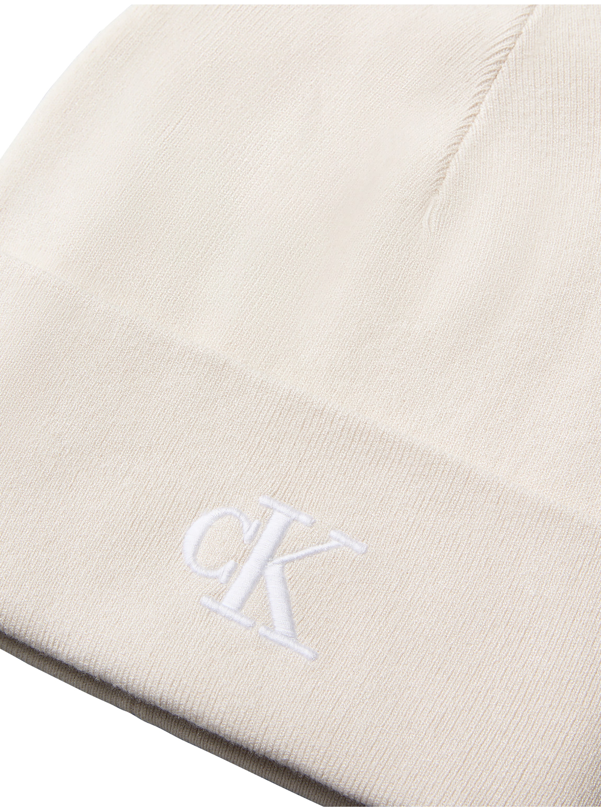 Calvin Klein Bonnet »CK FINE RIB BEANIE« coupe régulière avec logo de la marque
