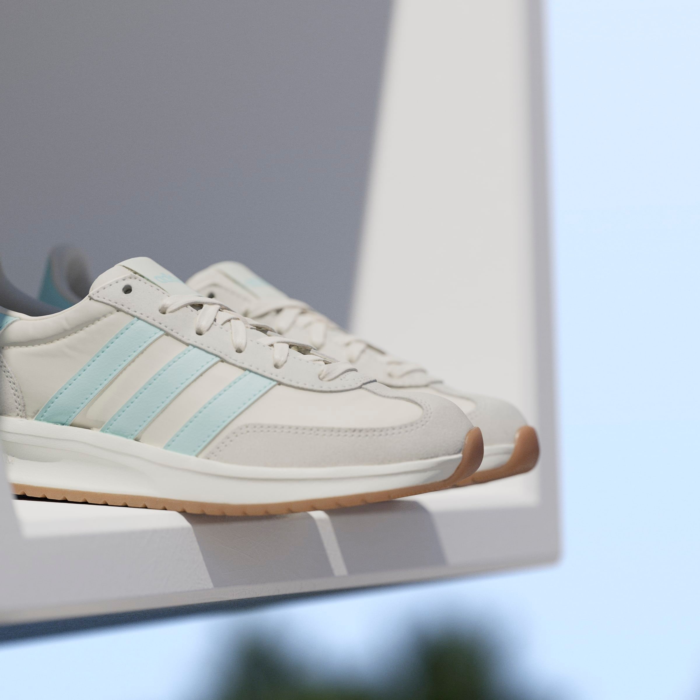 adidas Sportswear Sneaker »RUN 70S 2.0«, inspiriert vom Design des SL72