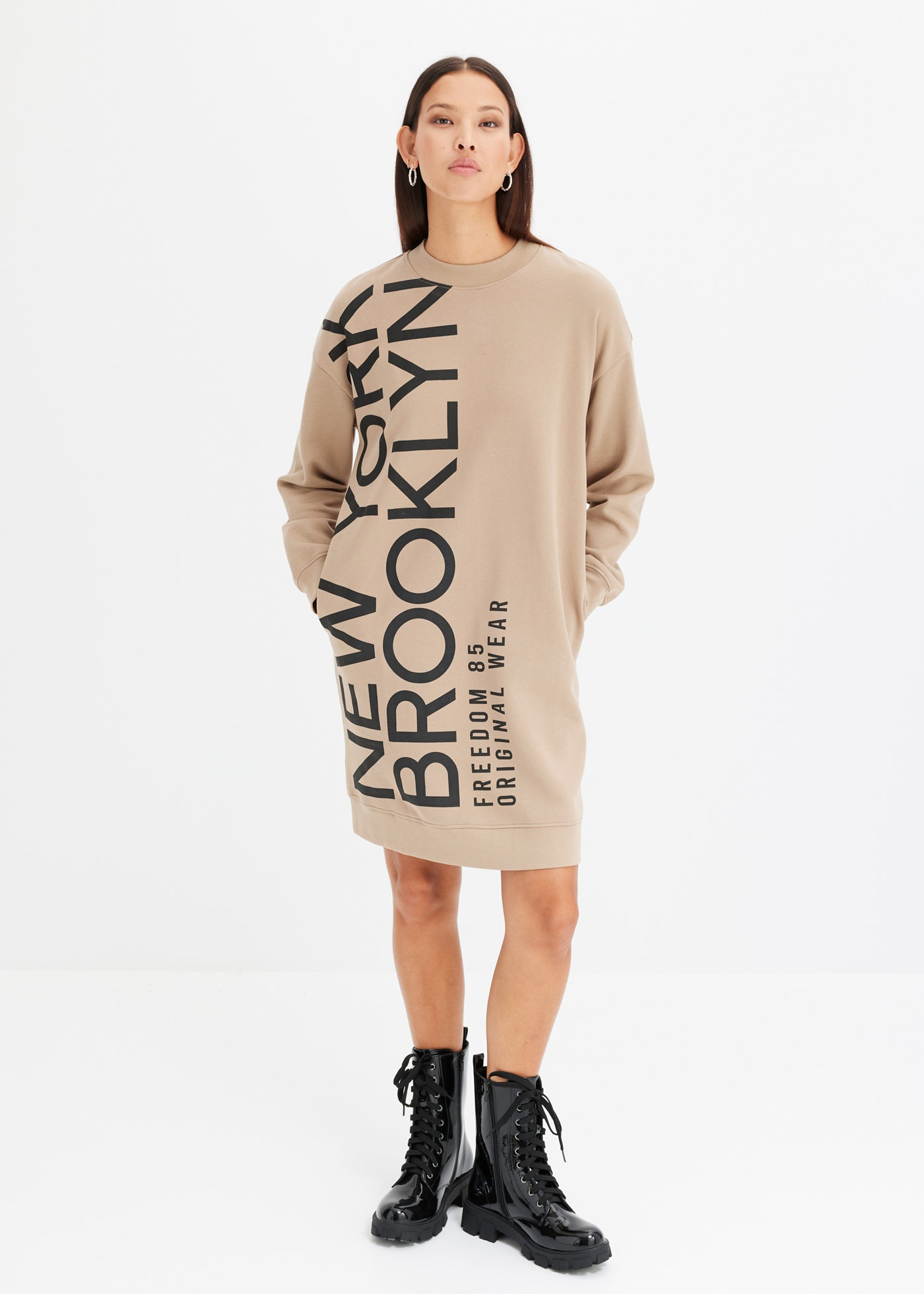 bonprix Robe en sweat »Oversize-Sweatkleid aus weichem Baumwoll-Mix« für den Alltag, aus Baumwoll-Mix, Oversize-Passform, im Casual Stil