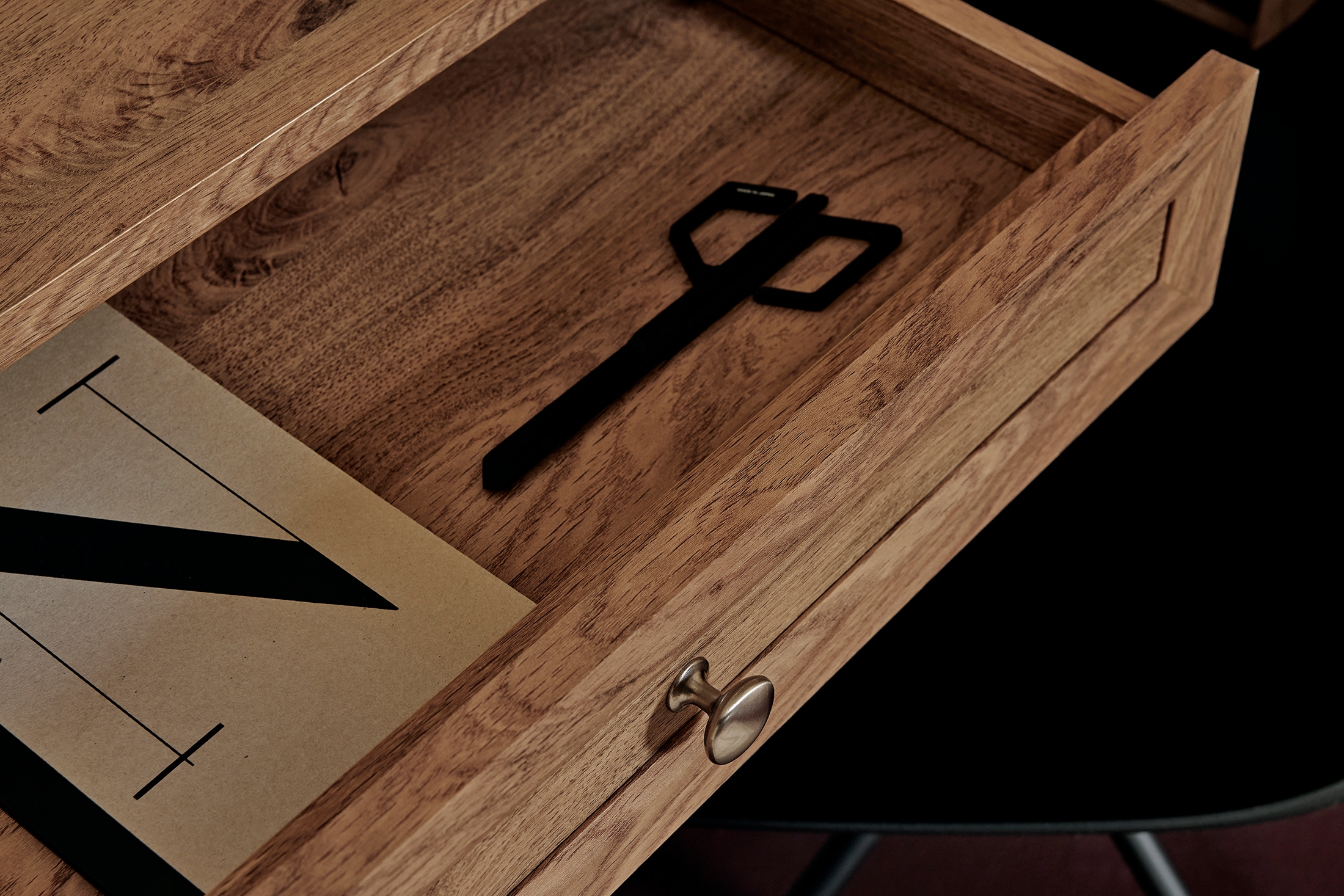 Jahnke Bureau d'angle »CLASSIC C 145 E« montage réversible, avec porte coulissante, dimensions 144,9 x 120 cm