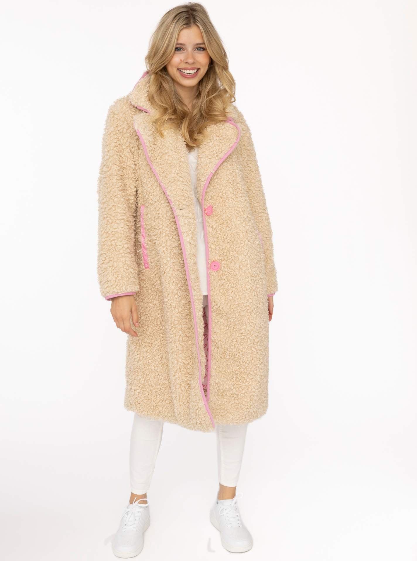 Zwillingsherz Manteau en imitation fourrure »„Happiness & Love“« Pièce it douillette, doublure intérieure avec motif cœur, 2 boutons