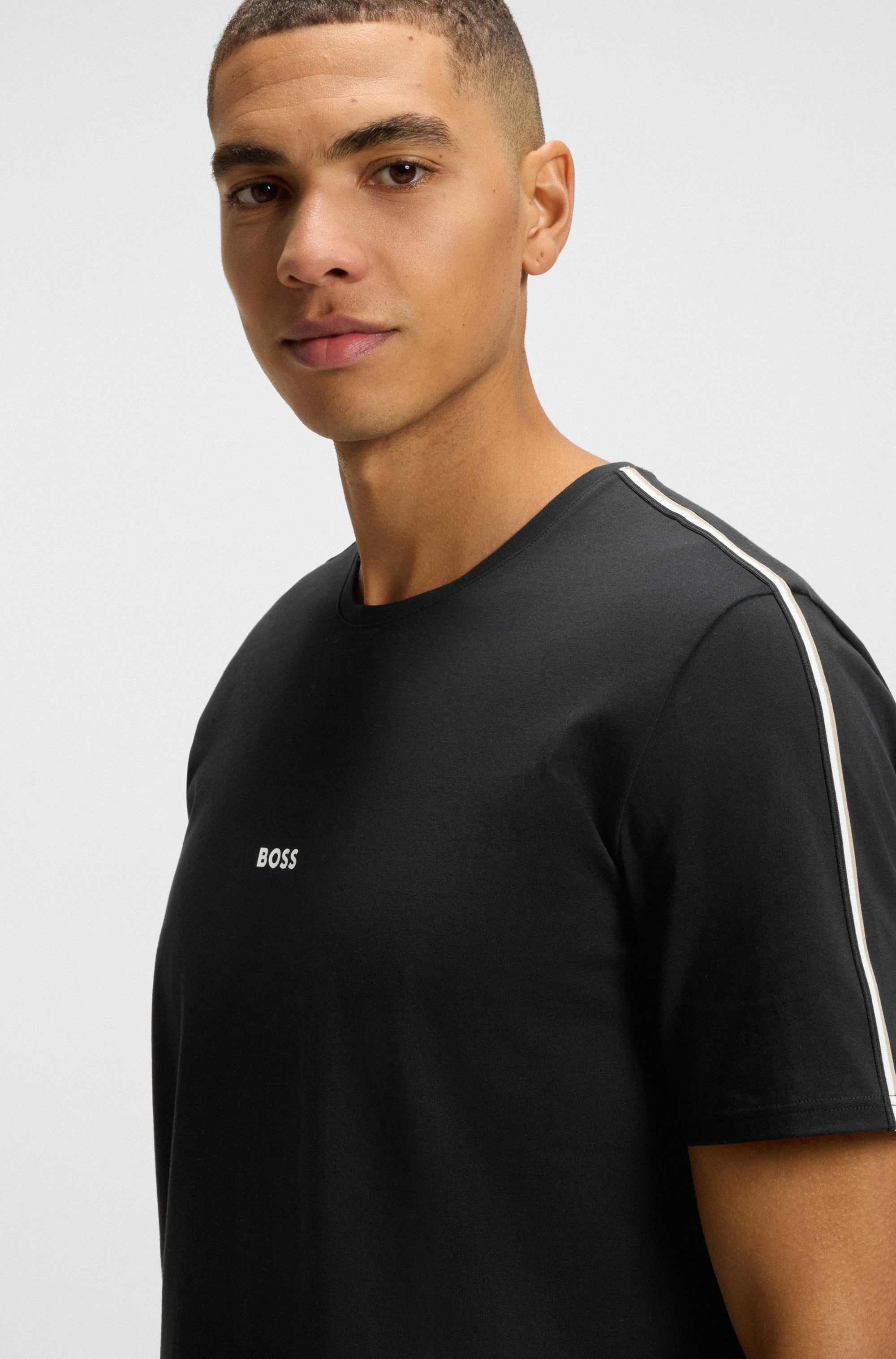 BOSS T-shirt »Unique« aus elastischer Baumwolle mit Tape-Details, regular fit